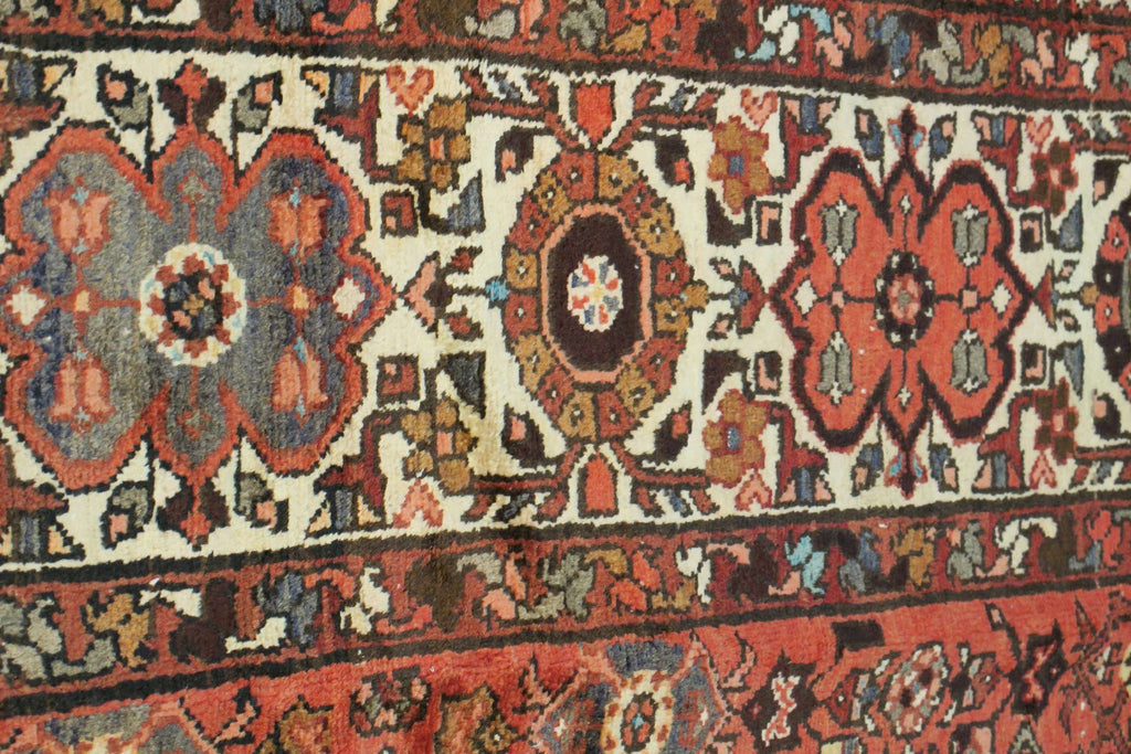5'7'' x 10'2'' Persian Hamadan Rug image 3