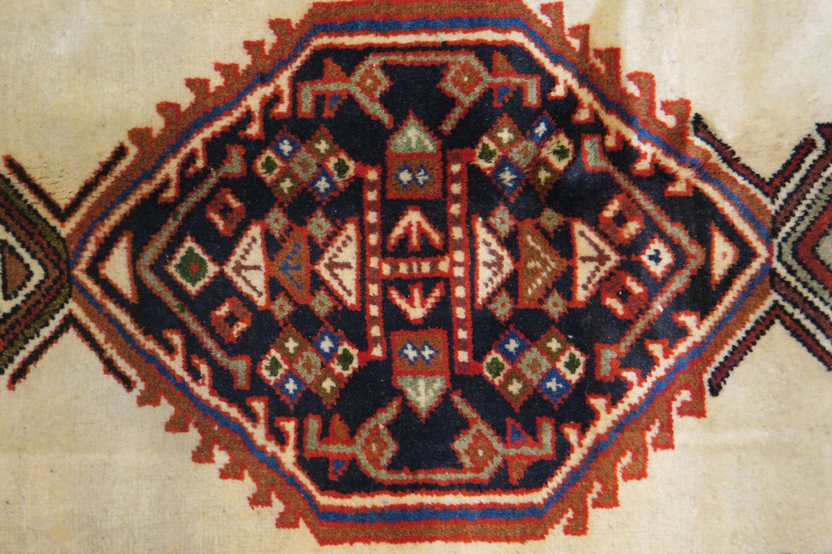 2'6'' x 9'8'' Persian Ardabil Rug image 3