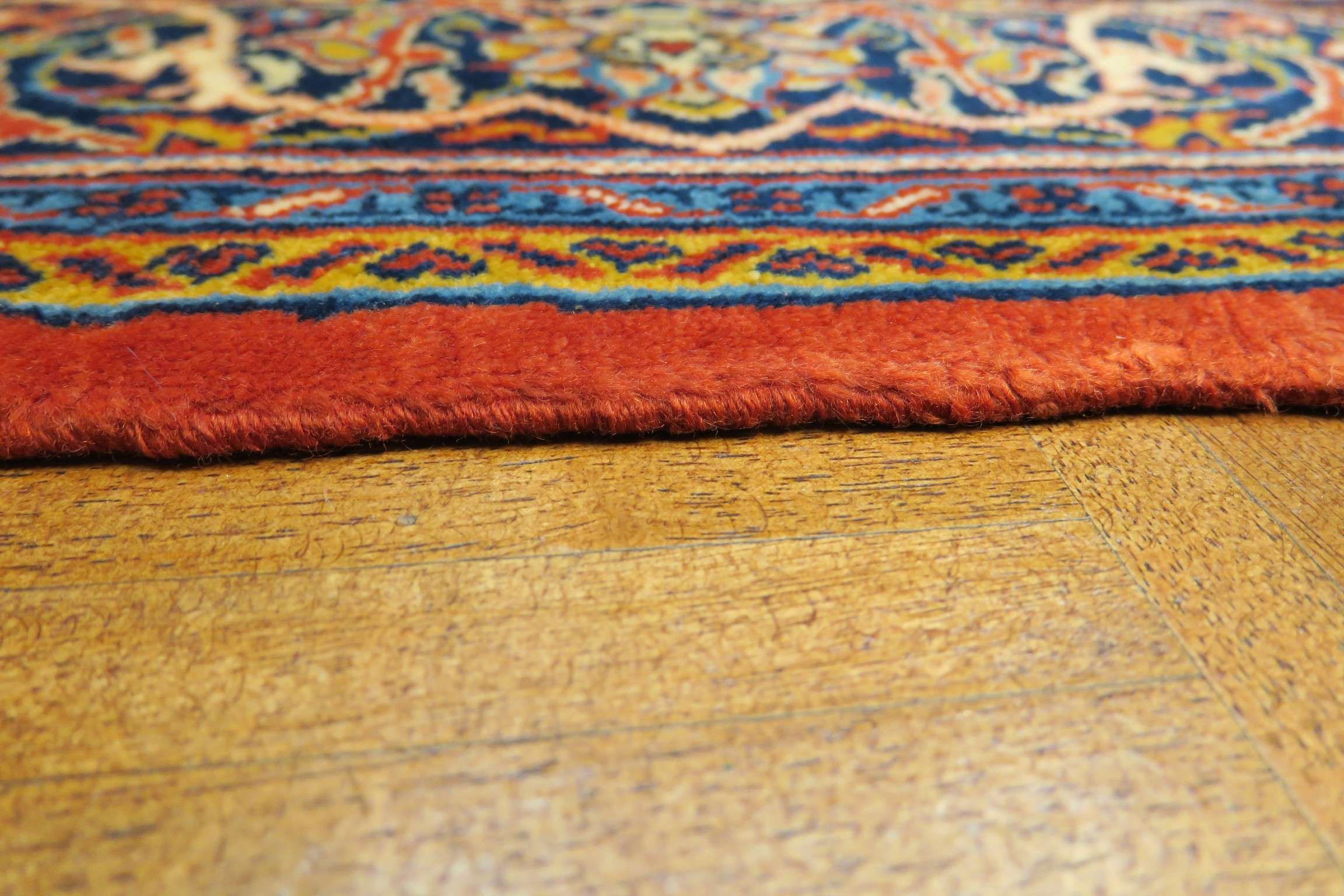 6'3'' x 10'1'' Persian Saroogh Rug - Image 4