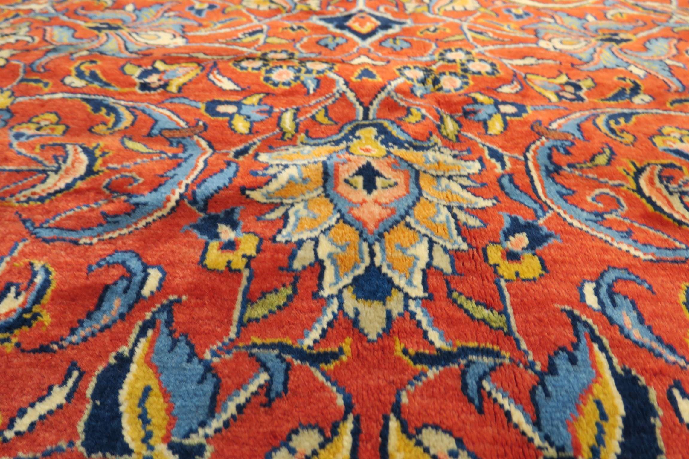 6'3'' x 10'1'' Persian Saroogh Rug - Image 5