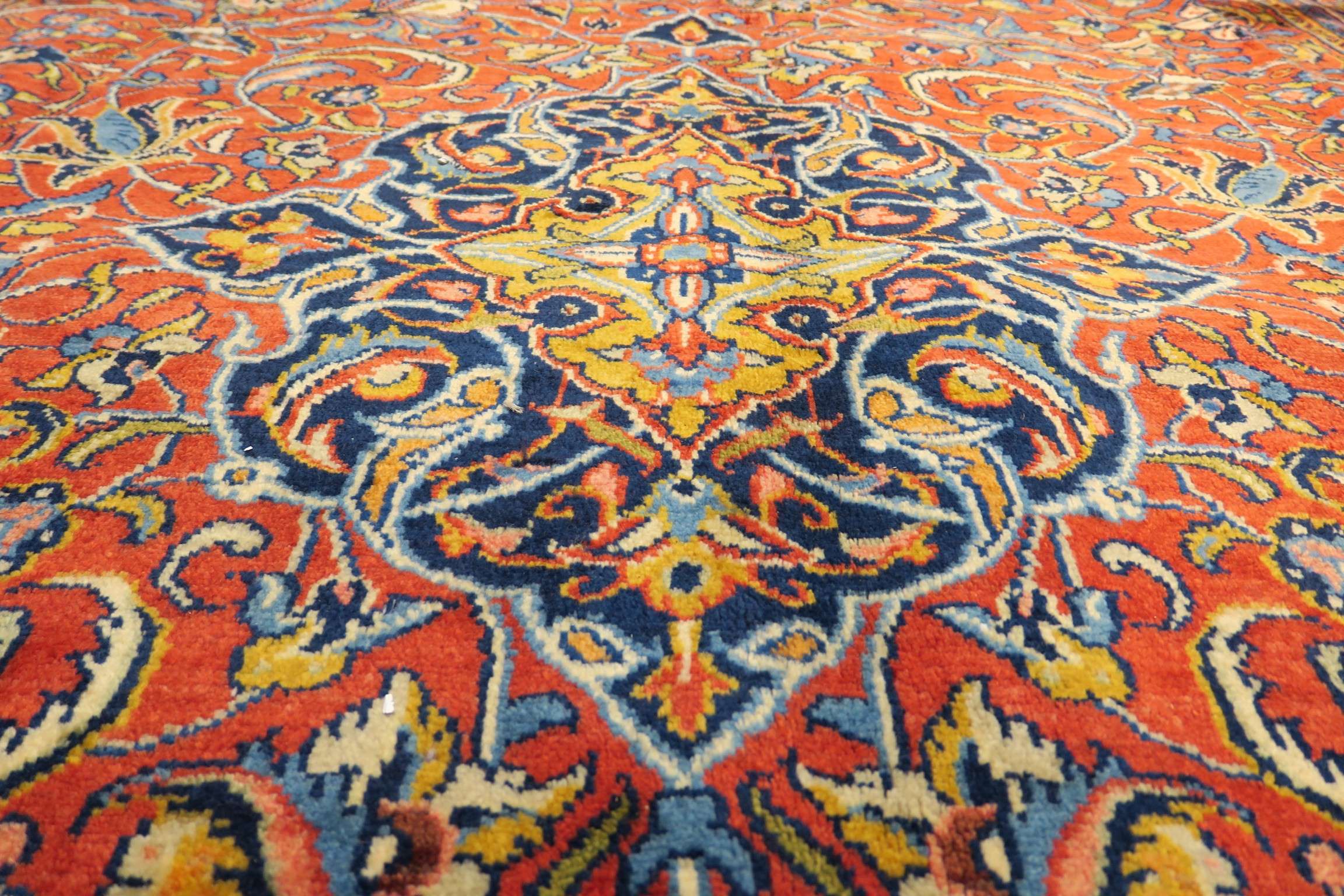 6'3'' x 10'1'' Persian Saroogh Rug - Image 9