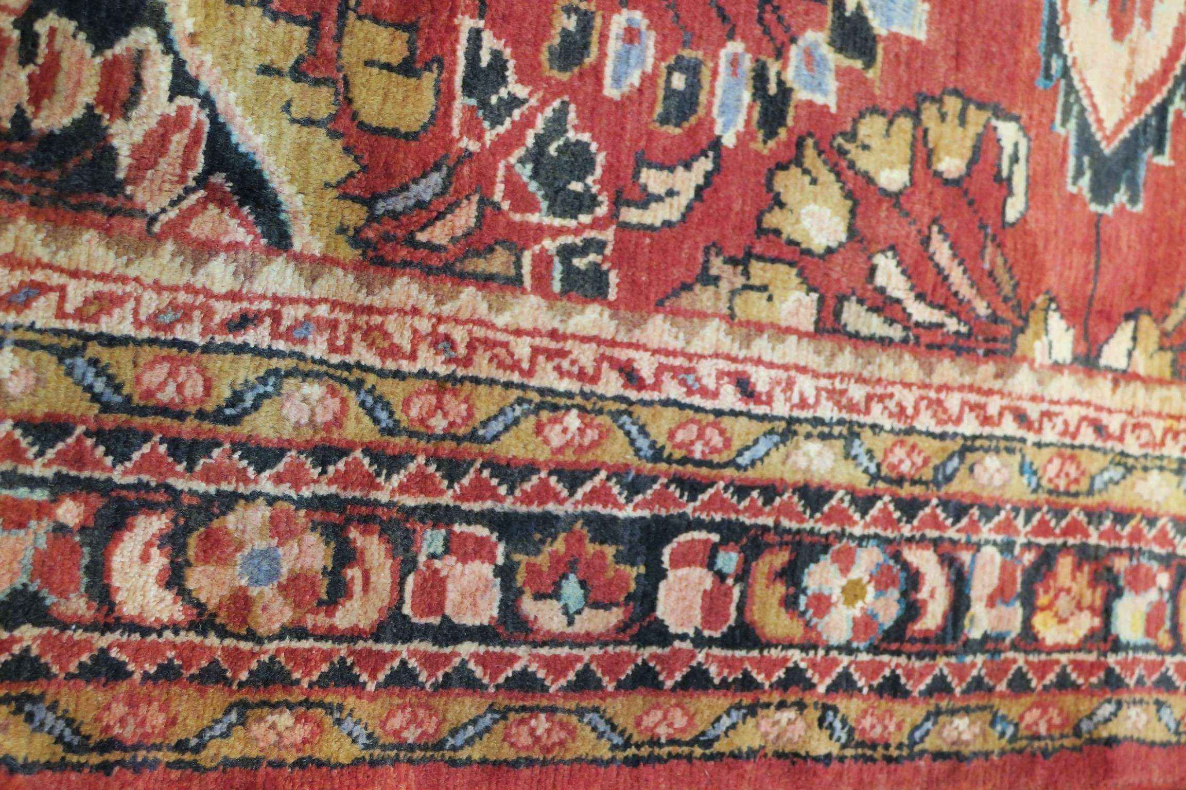 3'9'' x 5'3'' Persian Hamedan Rug - Image 8