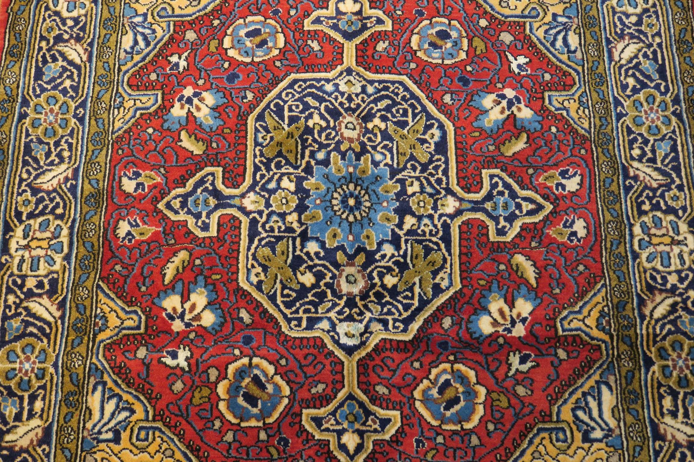 3'5'' x 5'6'' Persian Qoumsheh Rug