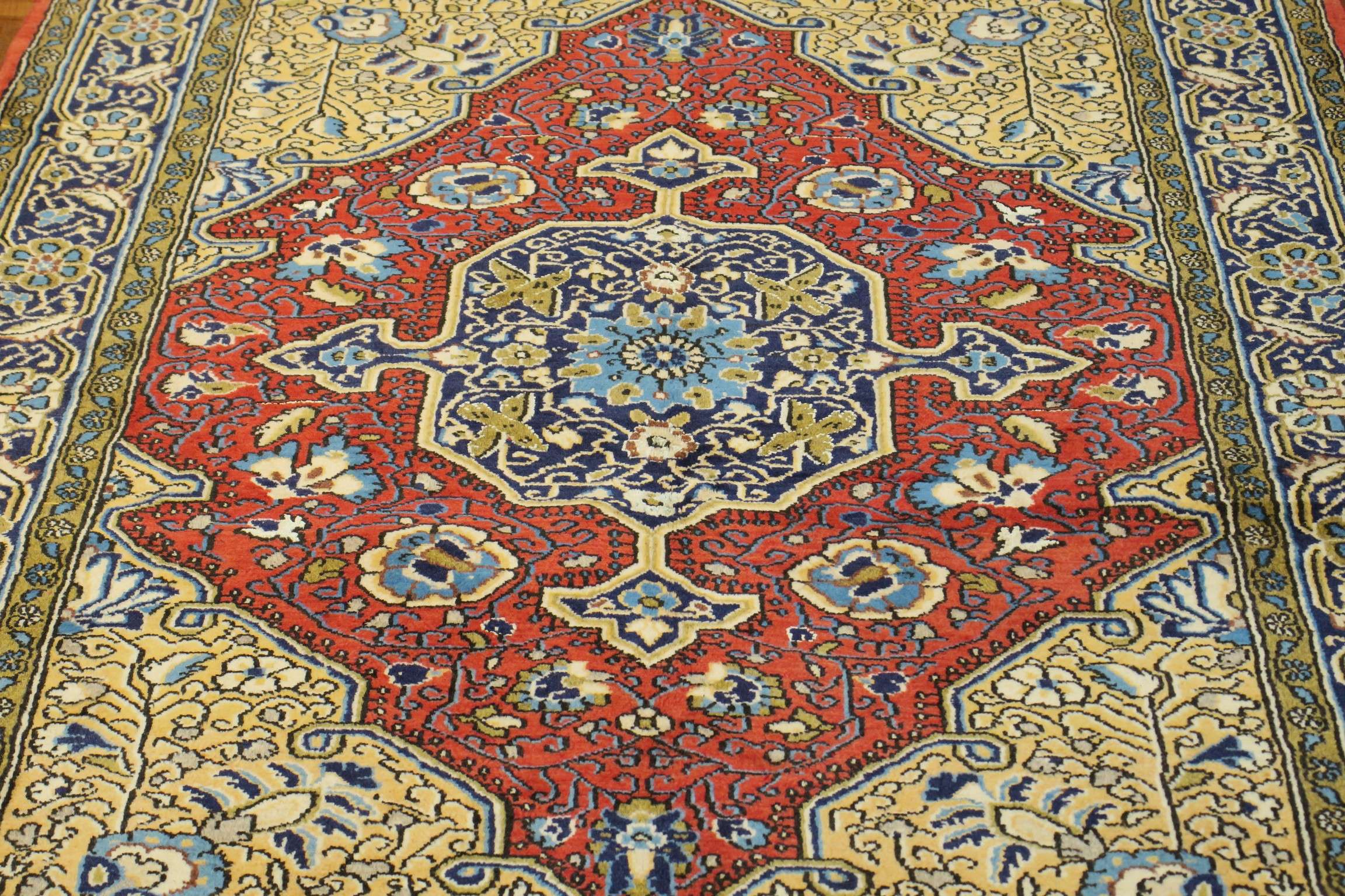 3'5'' x 5'6'' Persian Qoumsheh Rug - Image 2