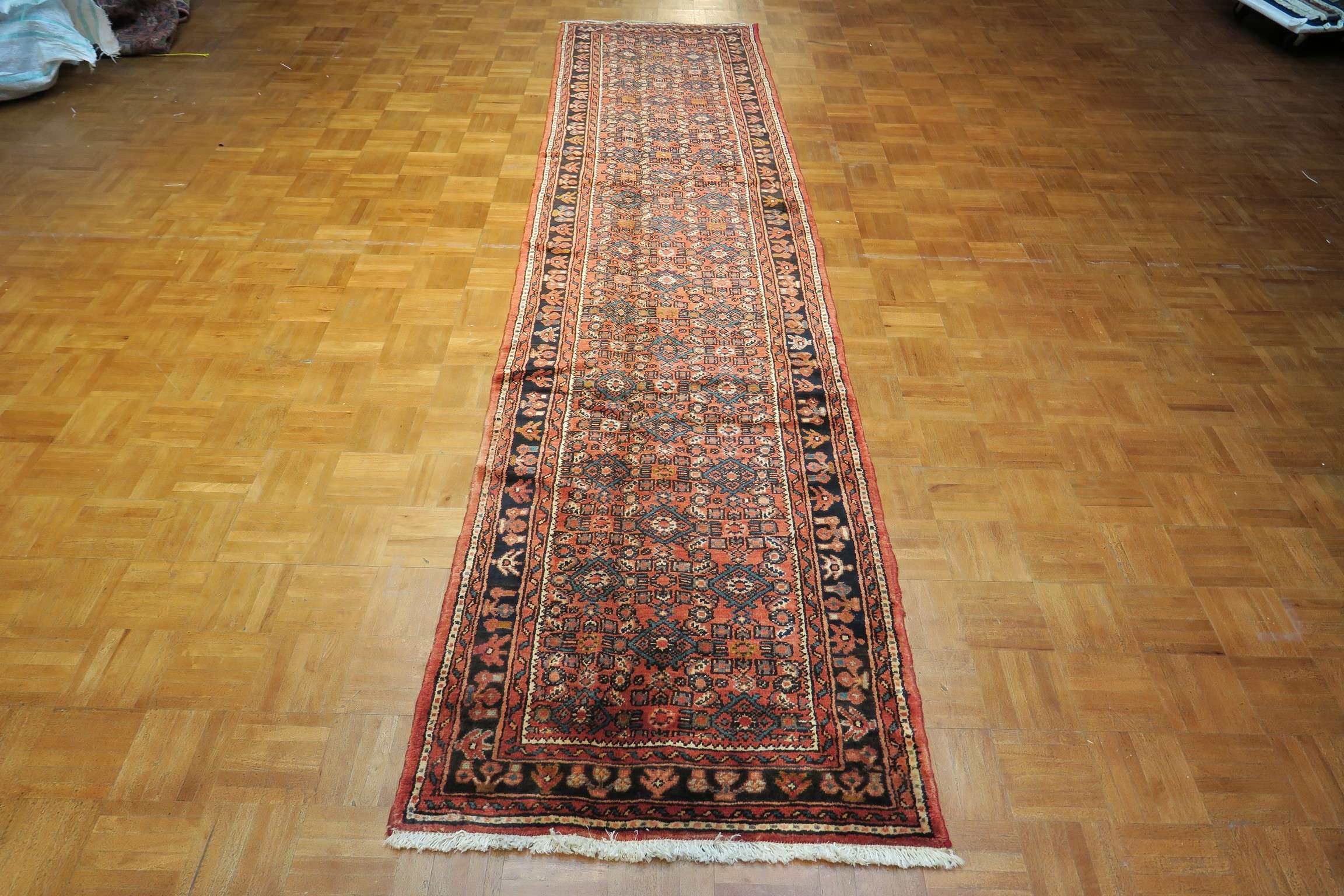 2'7'' x 11'1'' Persian Hamedan Rug - Image 5