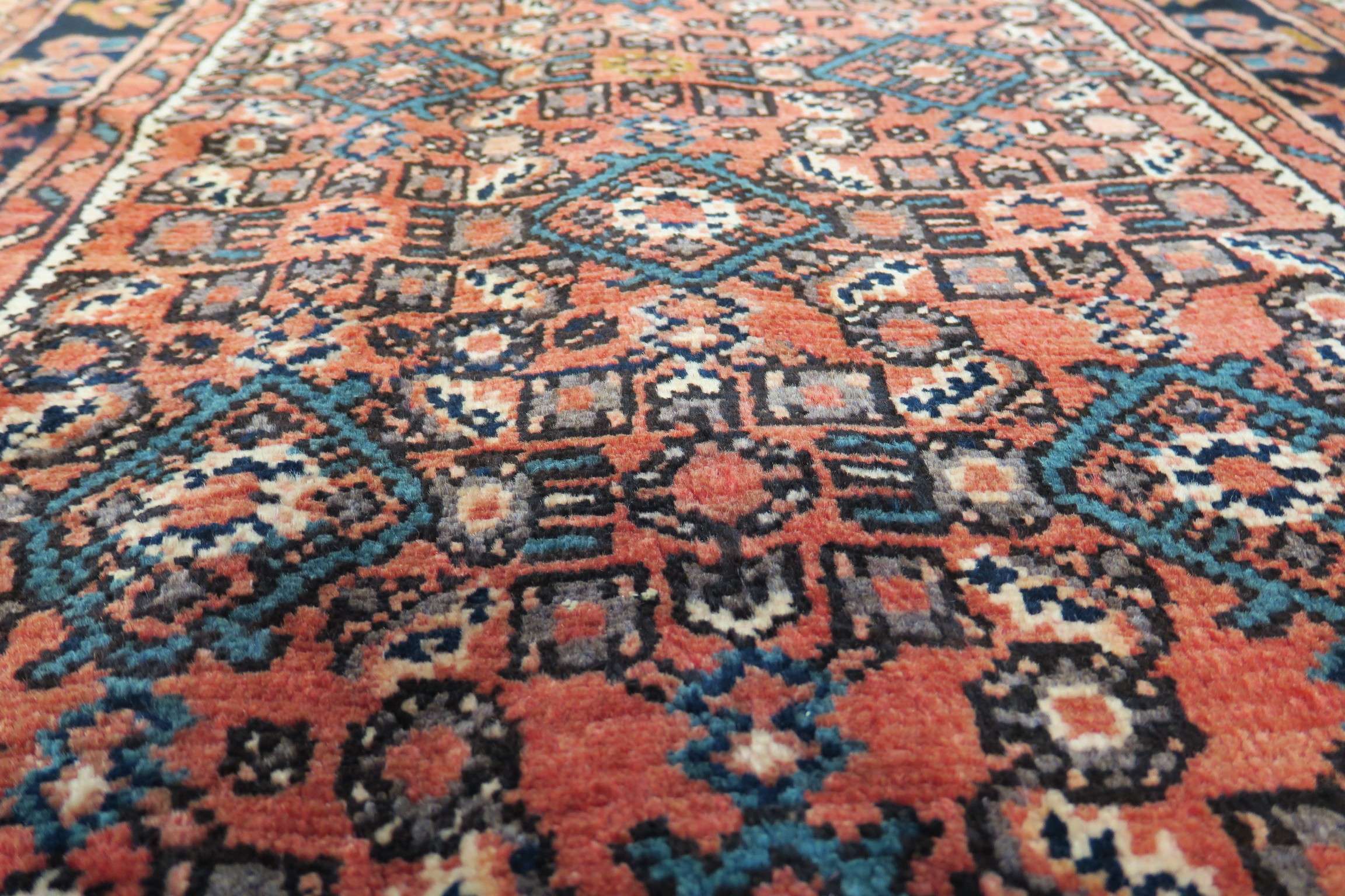2'7'' x 11'1'' Persian Hamedan Rug - Image 4