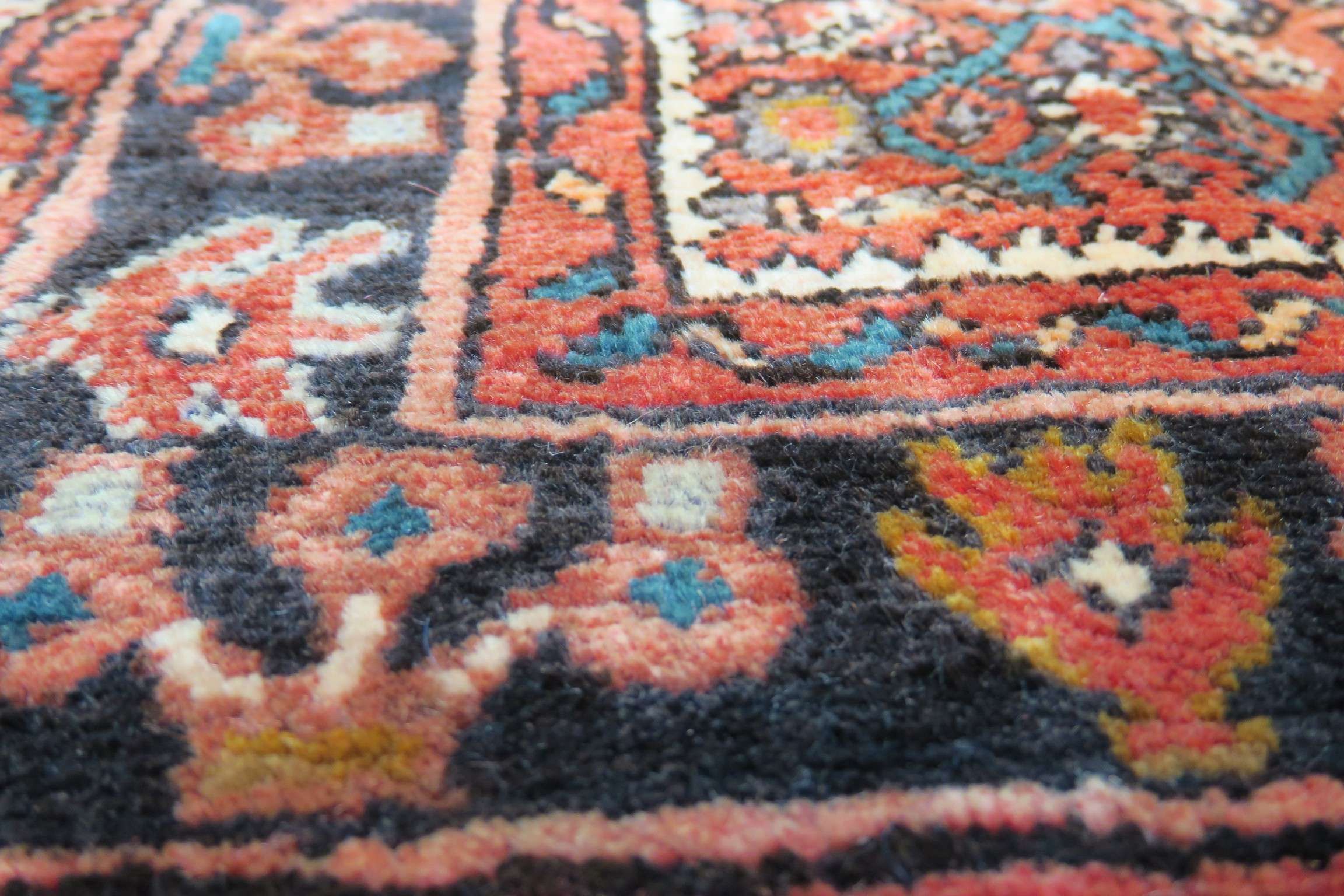 2'7'' x 11'1'' Persian Hamedan Rug - Image 7