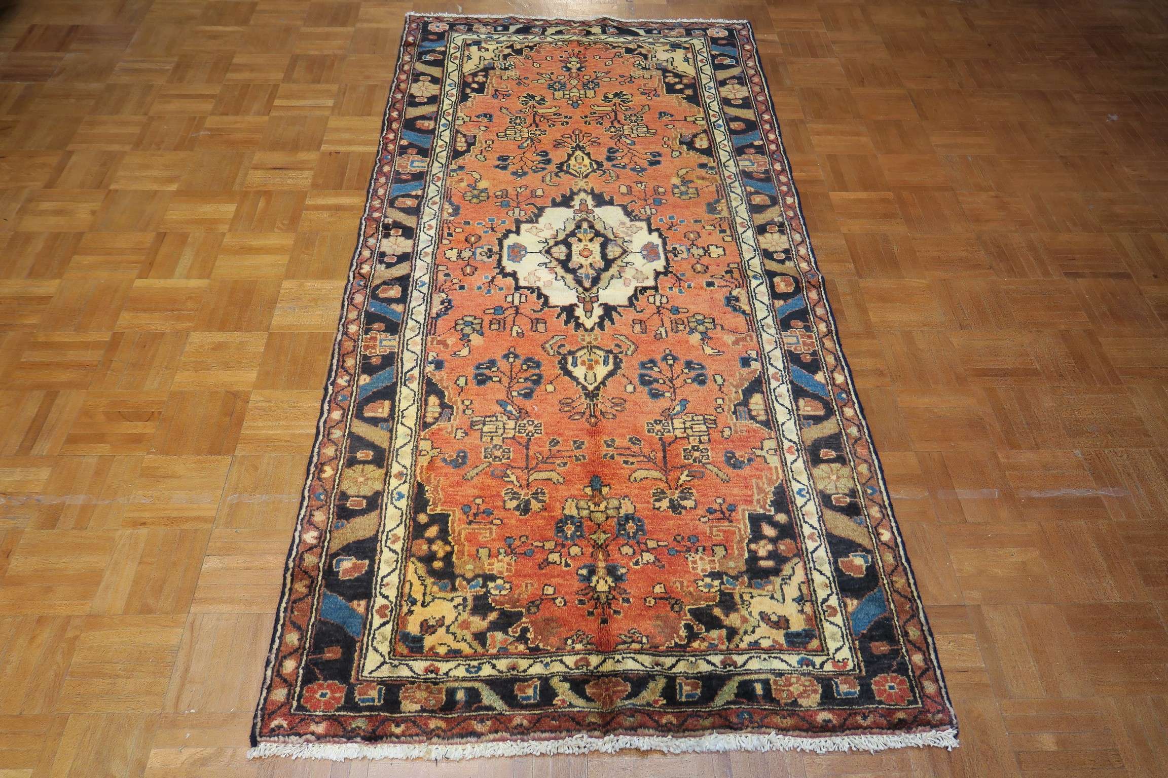 3'3'' x 6'9'' Persian Hamedan Rug