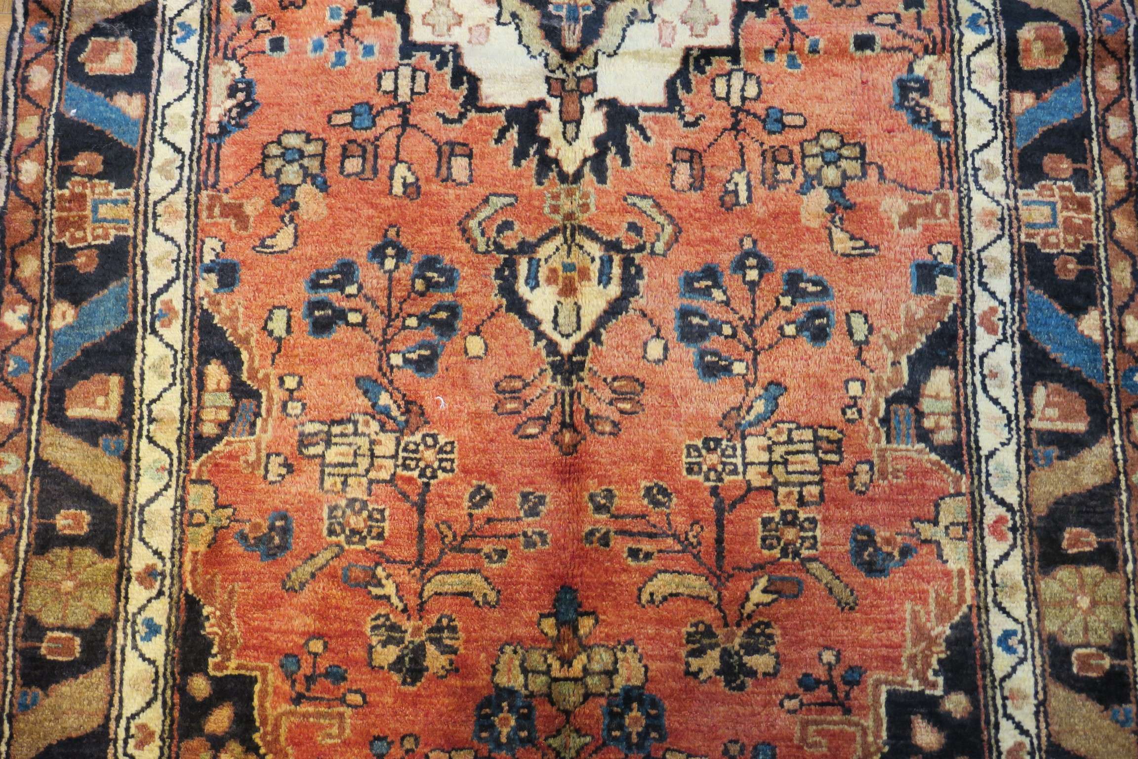 3'3'' x 6'9'' Persian Hamedan Rug - Image 4