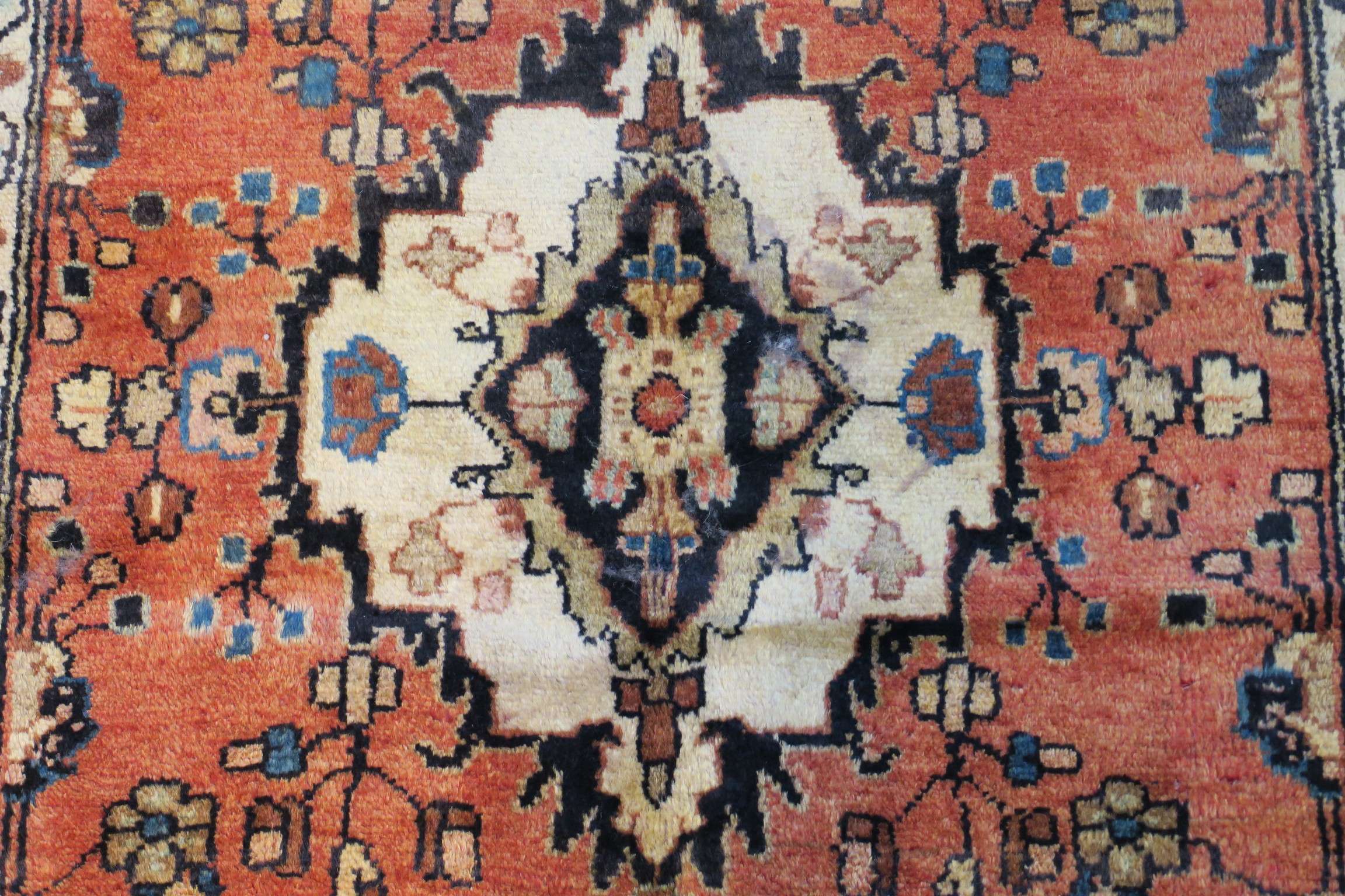 3'3'' x 6'9'' Persian Hamedan Rug - Image 3