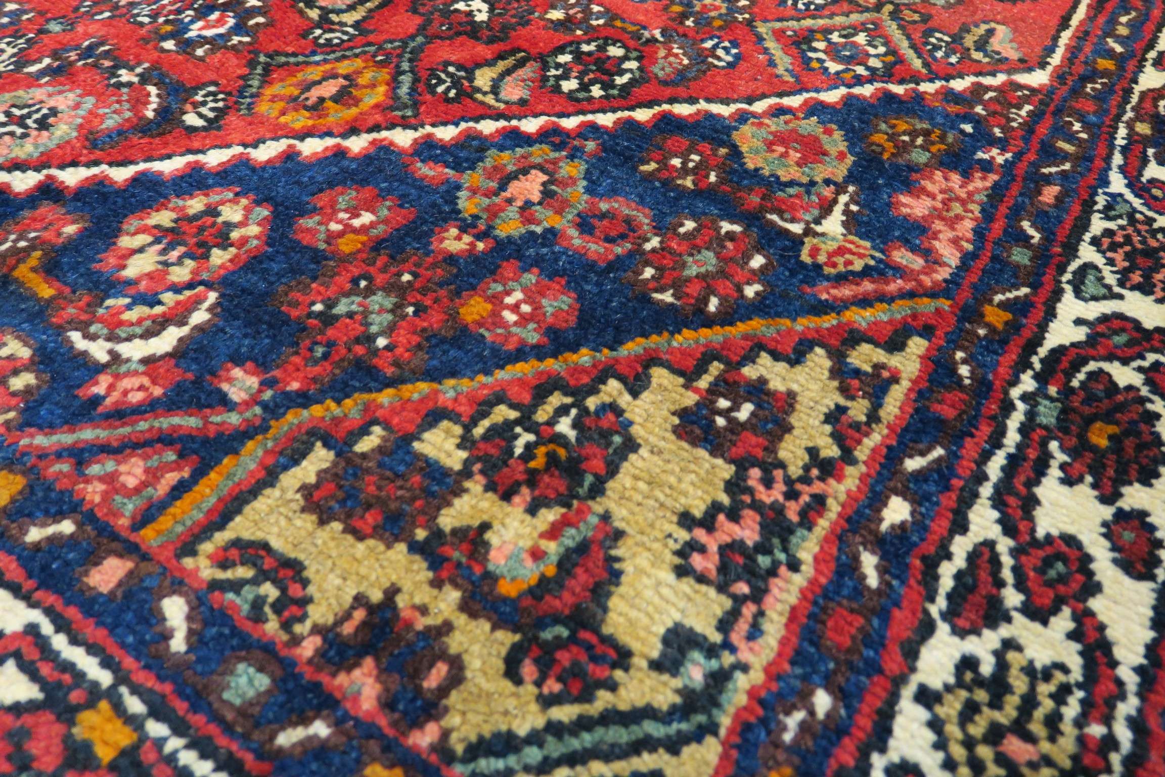 4'4'' x 7'0'' Persian Hamedan Rug - Image 10