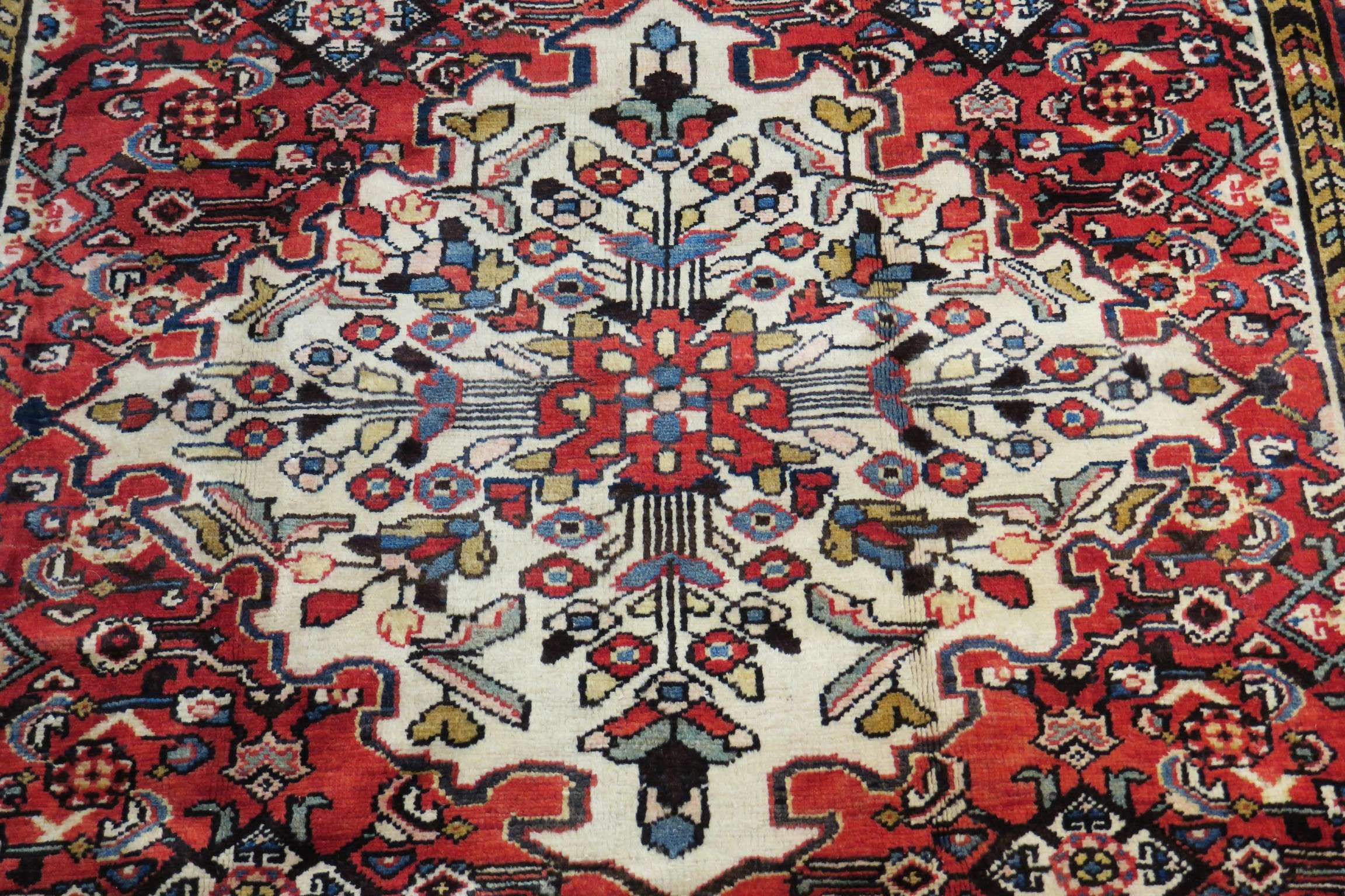 5'1'' x 6'8'' Persian Hamedan Rug - Image 8