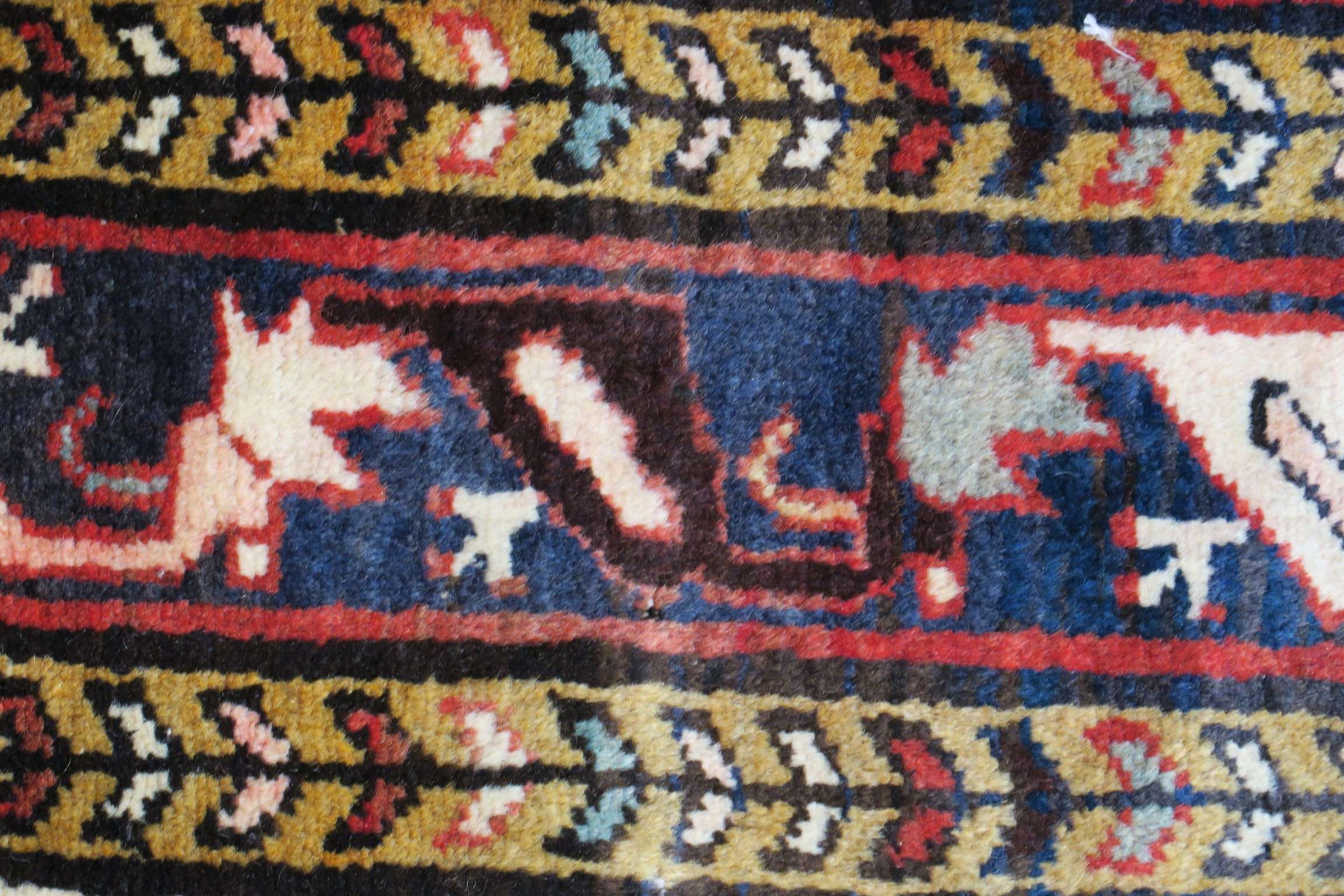 5'1'' x 6'8'' Persian Hamedan Rug - Image 4