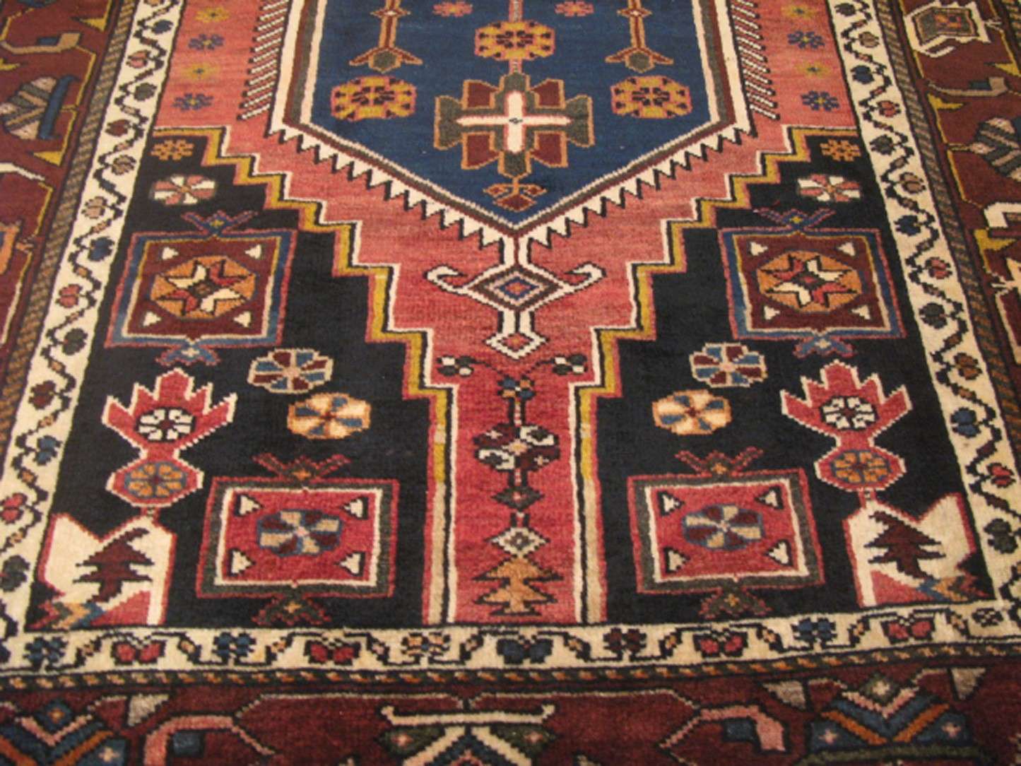 4' 5" x 6' 1" Persian Shahsavan Rug - Image 9