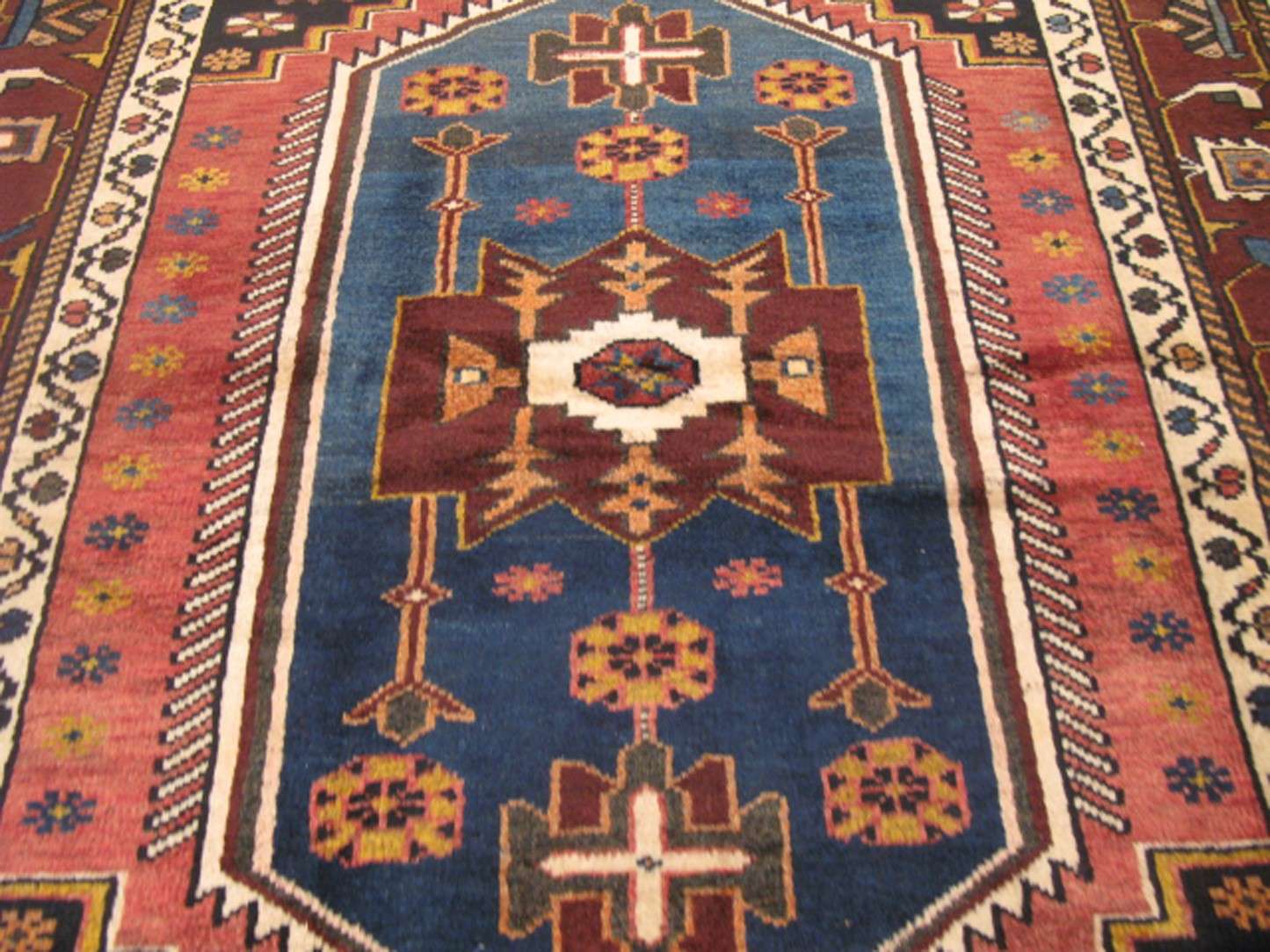 4' 5" x 6' 1" Persian Shahsavan Rug - Image 7