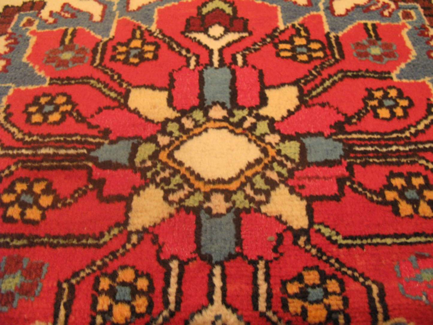 3' 1" x 4' 4" Persian Tafresh Rug - Image 6