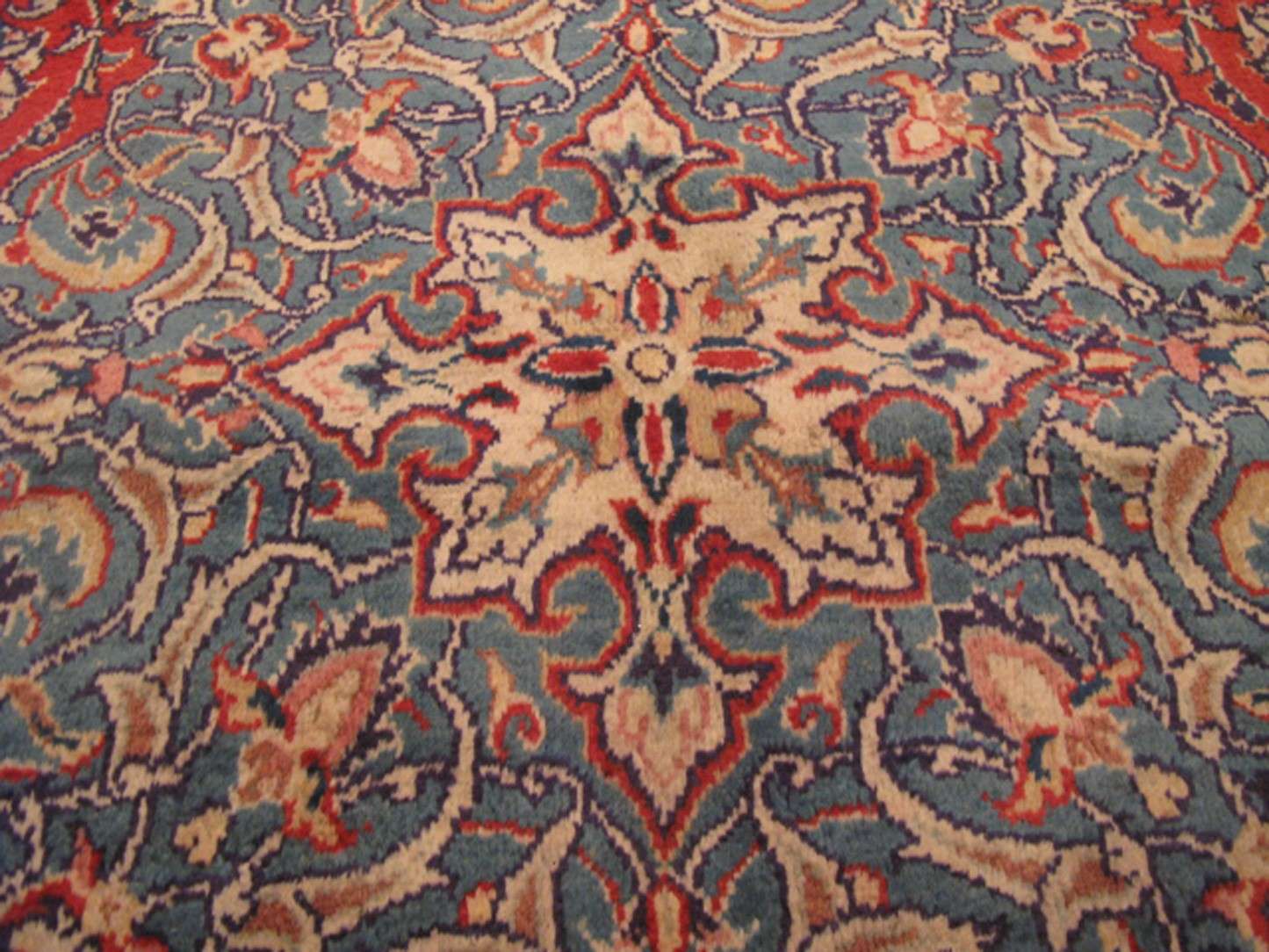 9' 8" x 13' 1" Persian Sarouk Rug - Image 6