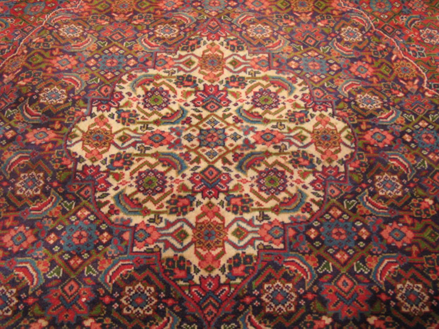 8' 4" x 11' 7" Persian Sarouk Rug - Image 7