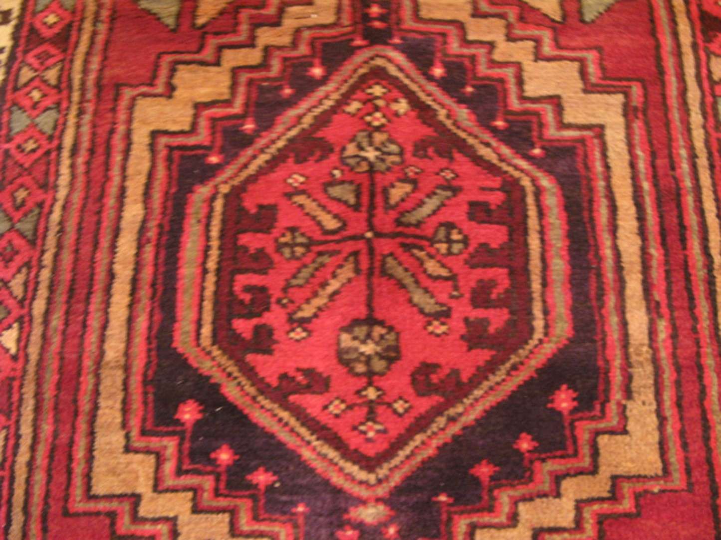 3' 7" x 6' 2" Persian Sarab Rug - Image 2