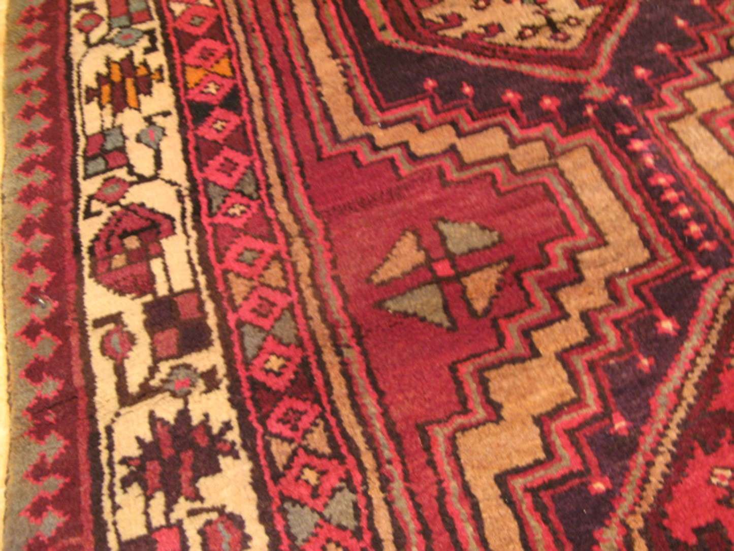 3' 7" x 6' 2" Persian Sarab Rug - Image 9