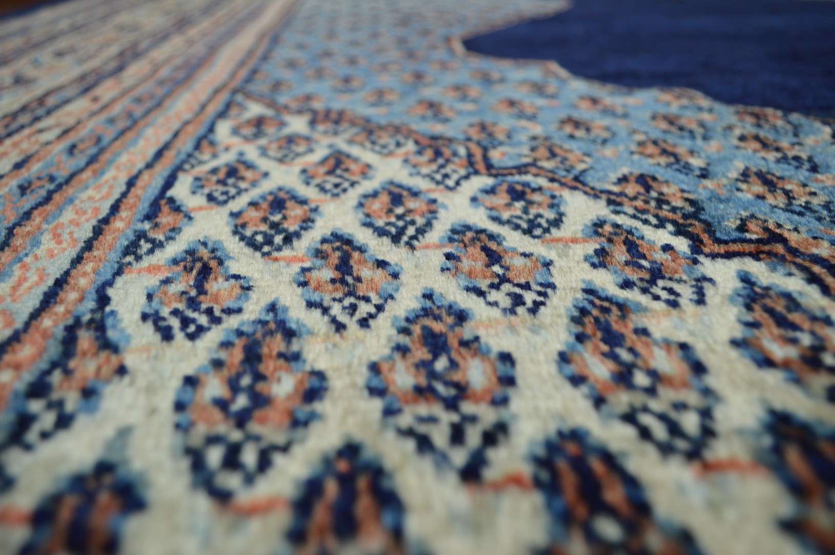 7' 3" x 10' 3" Persian Arak Rug - Image 8