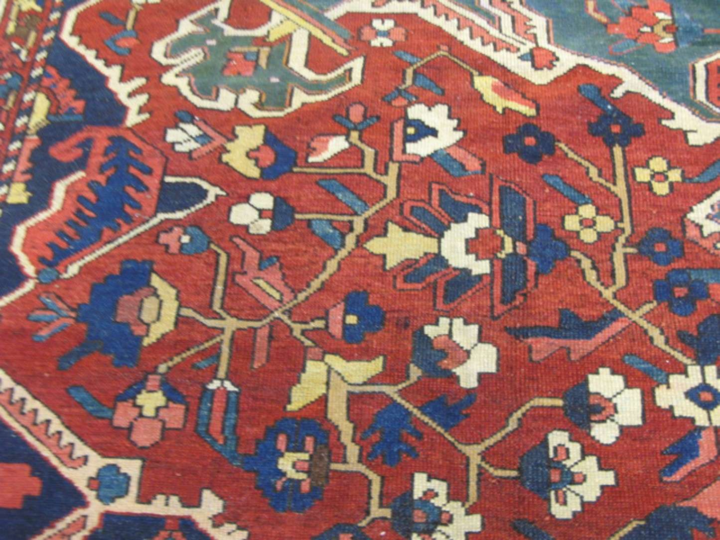 10' 7" x 15' 0" Persian Bakhtiari Rug - Image 7