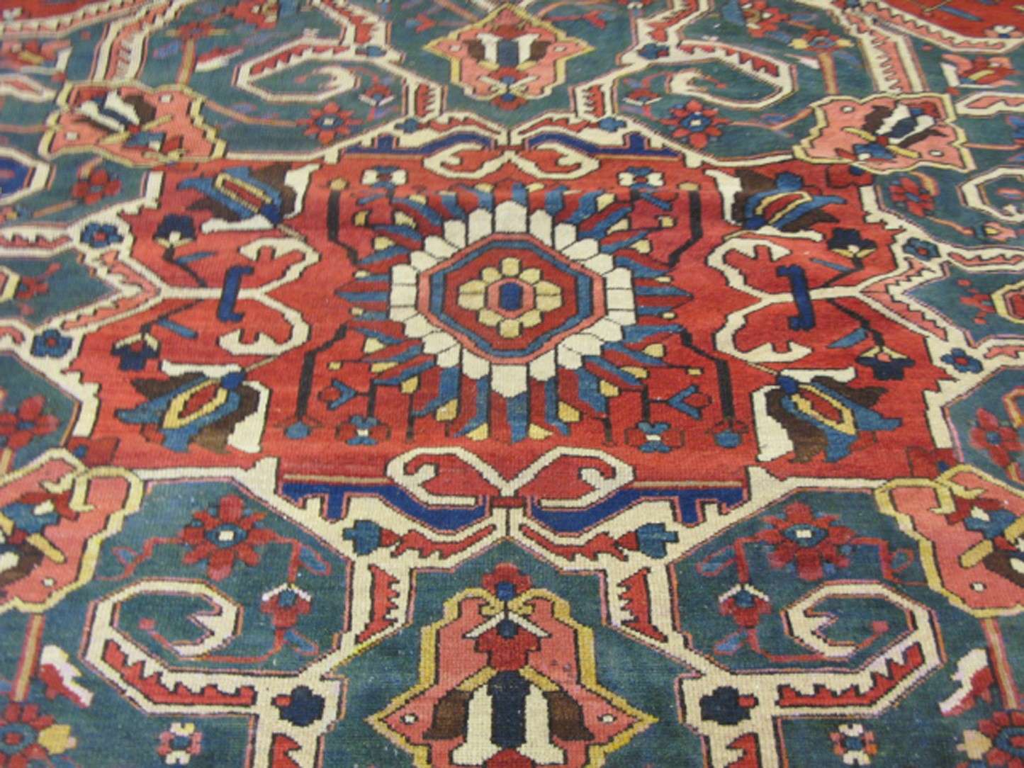 10' 7" x 15' 0" Persian Bakhtiari Rug - Image 10