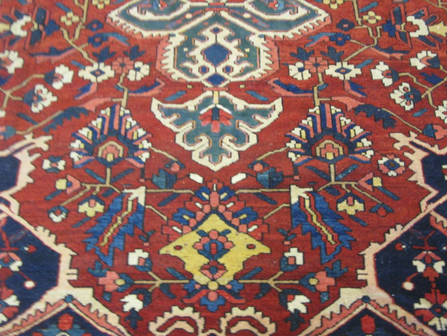 10' 7" x 15' 0" Persian Bakhtiari Rug - Image 9