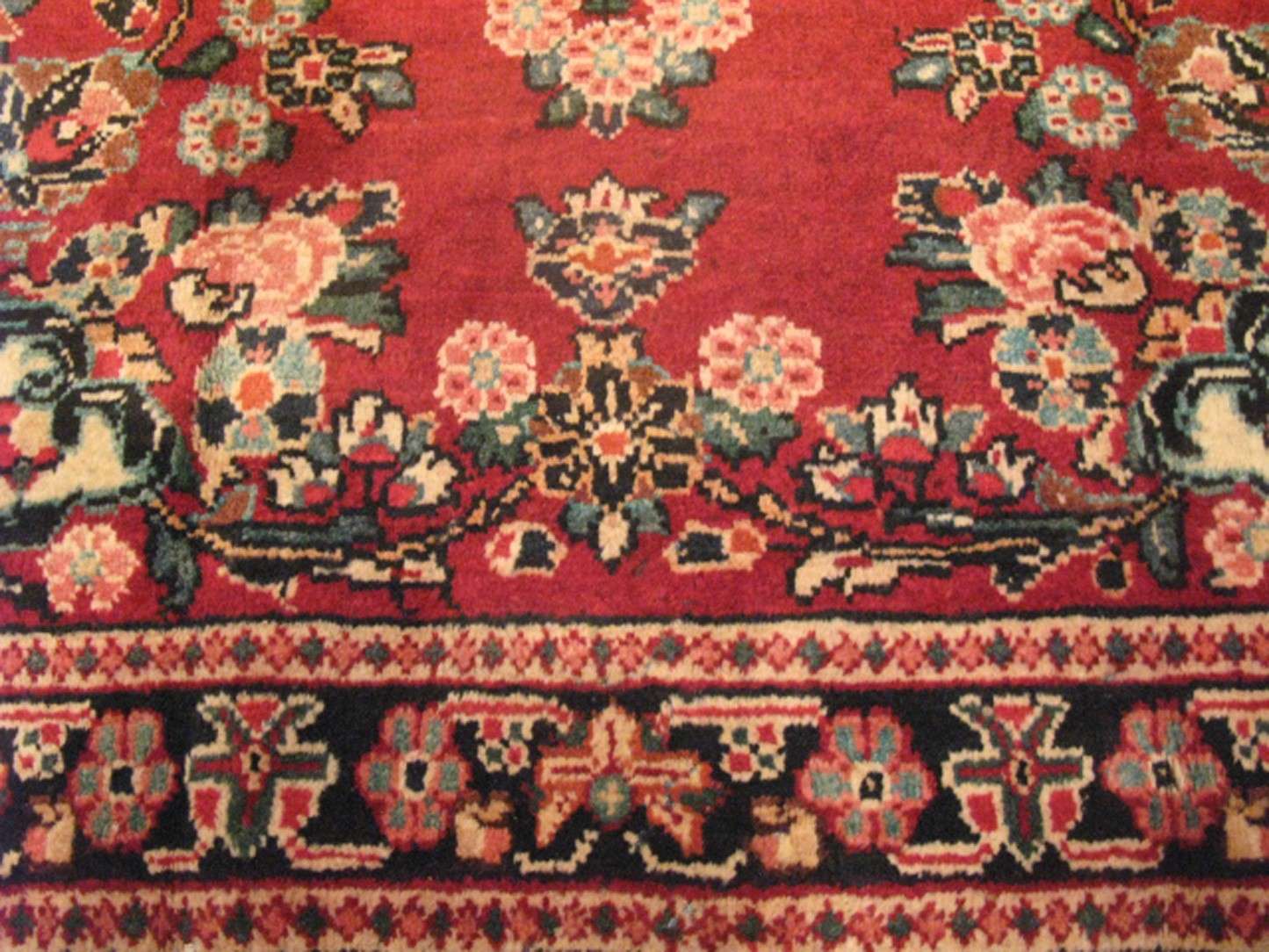 4' 4" x 6' 7" Persian Sarouk Rug - Image 8