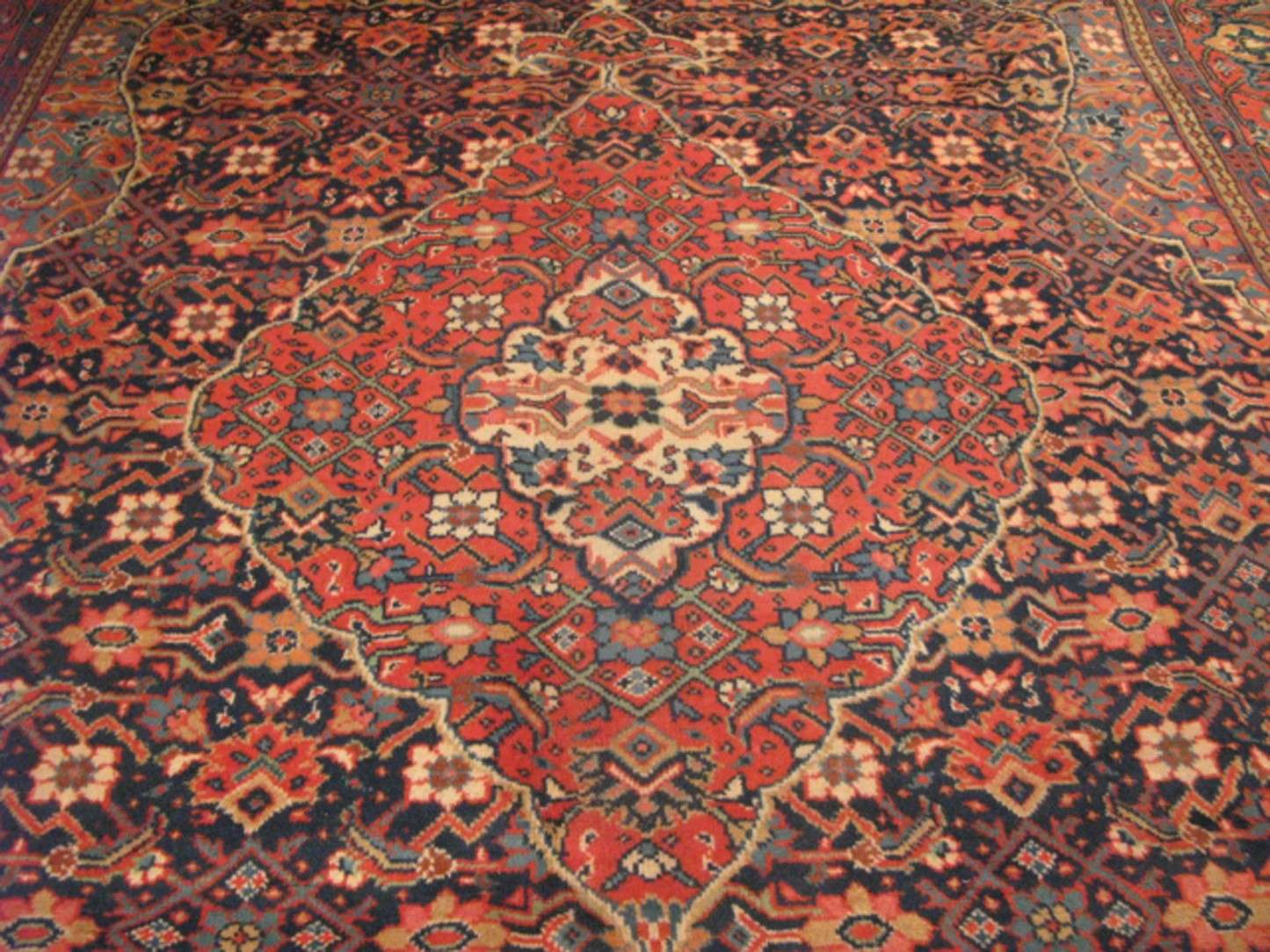 7' 3" x 10' 0" Persian Sarouk Rug - Image 5