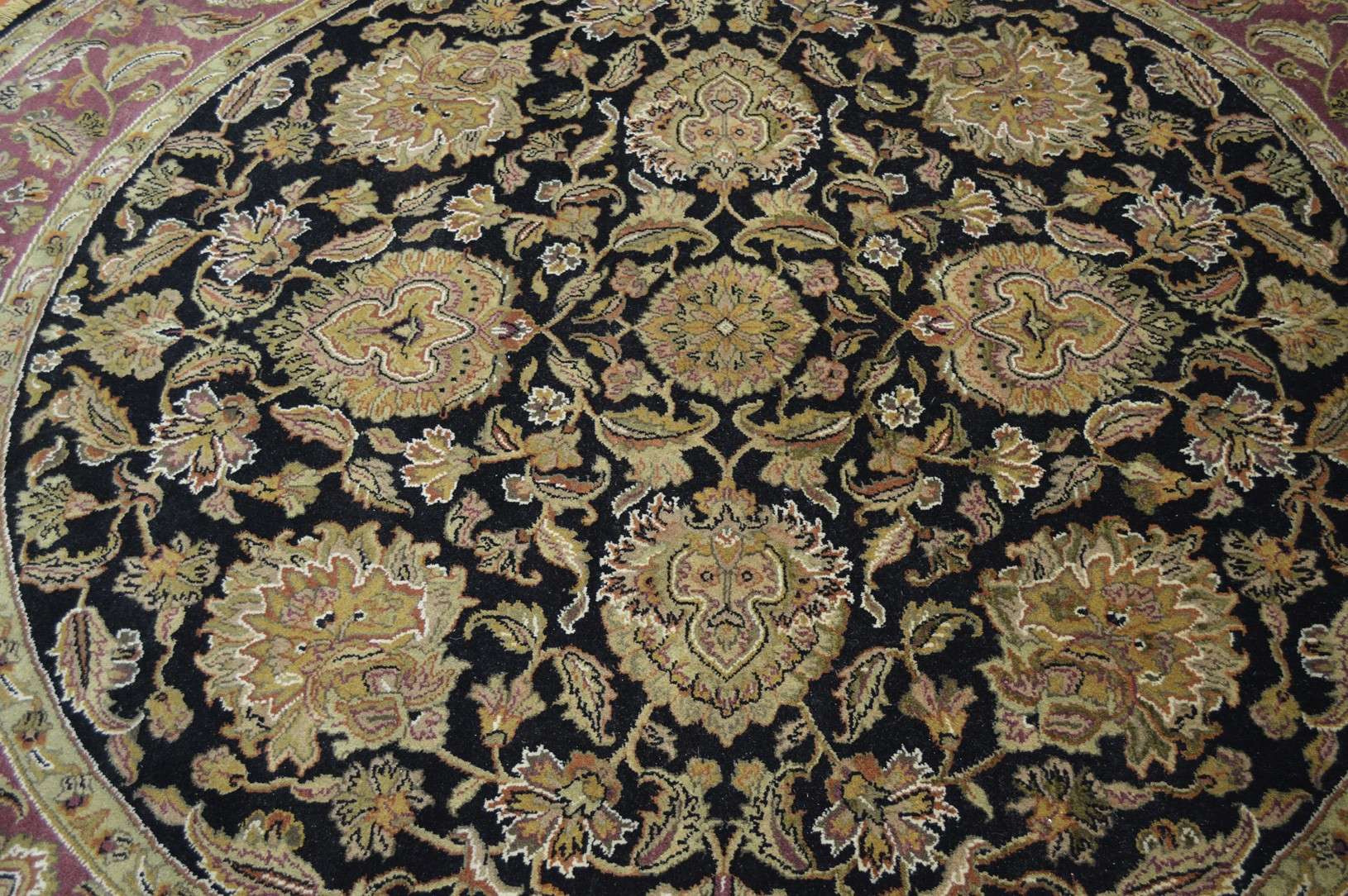 8' 4" x 8' 4" India Agra Round Rug - Image 5