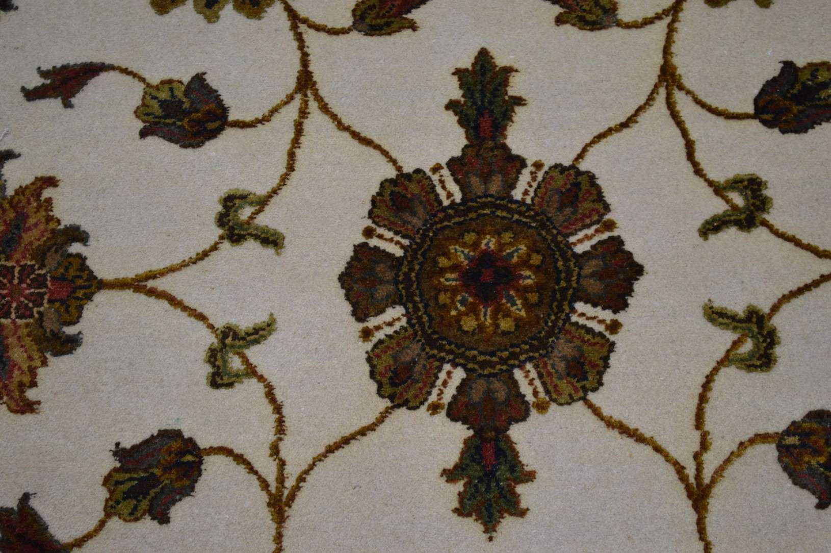 8' 4" x 8' 4" India Tebriz Round Rug - Image 5