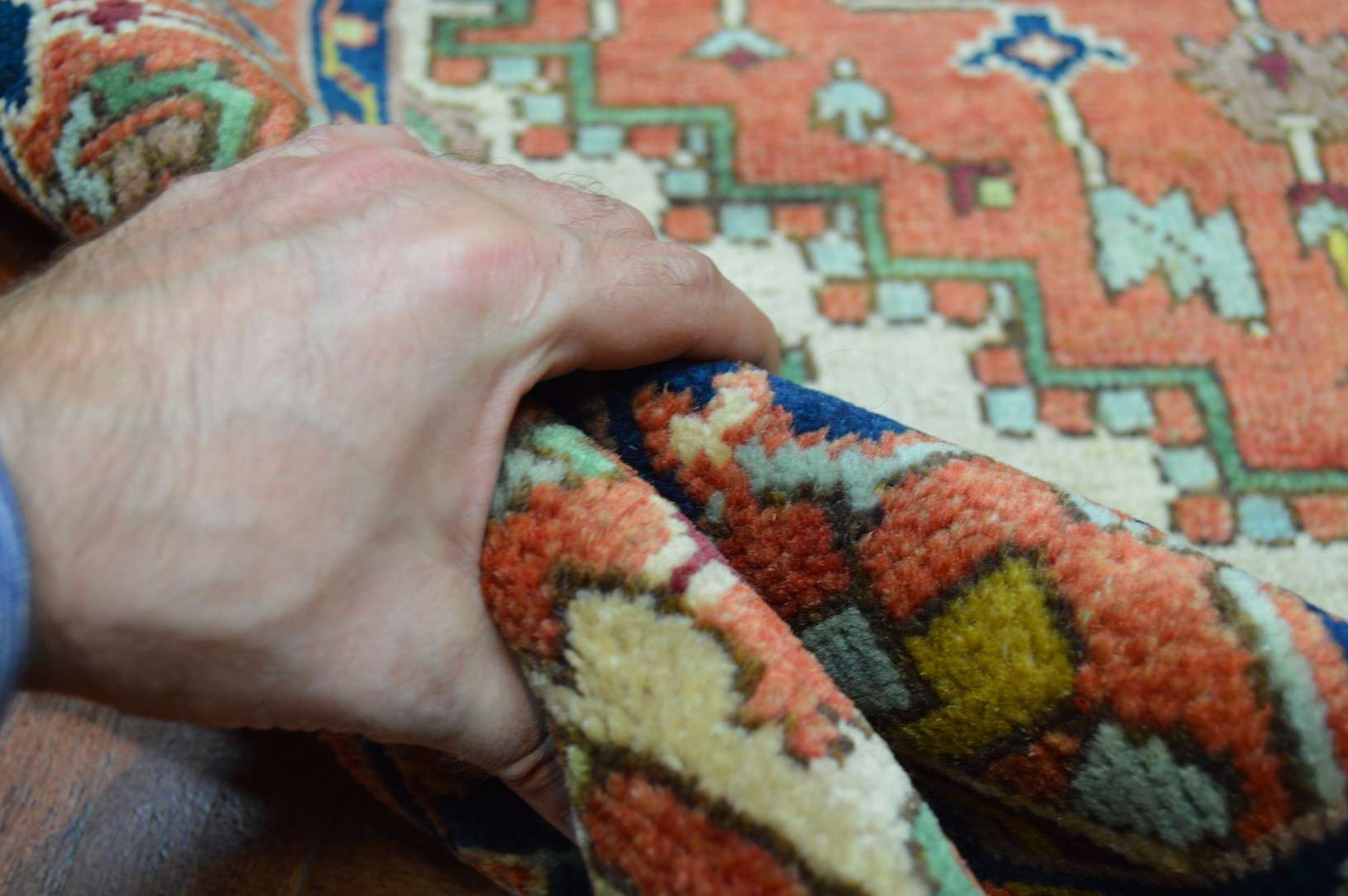 3' 8" x 6' 0" India Serapi Rug - Image 12