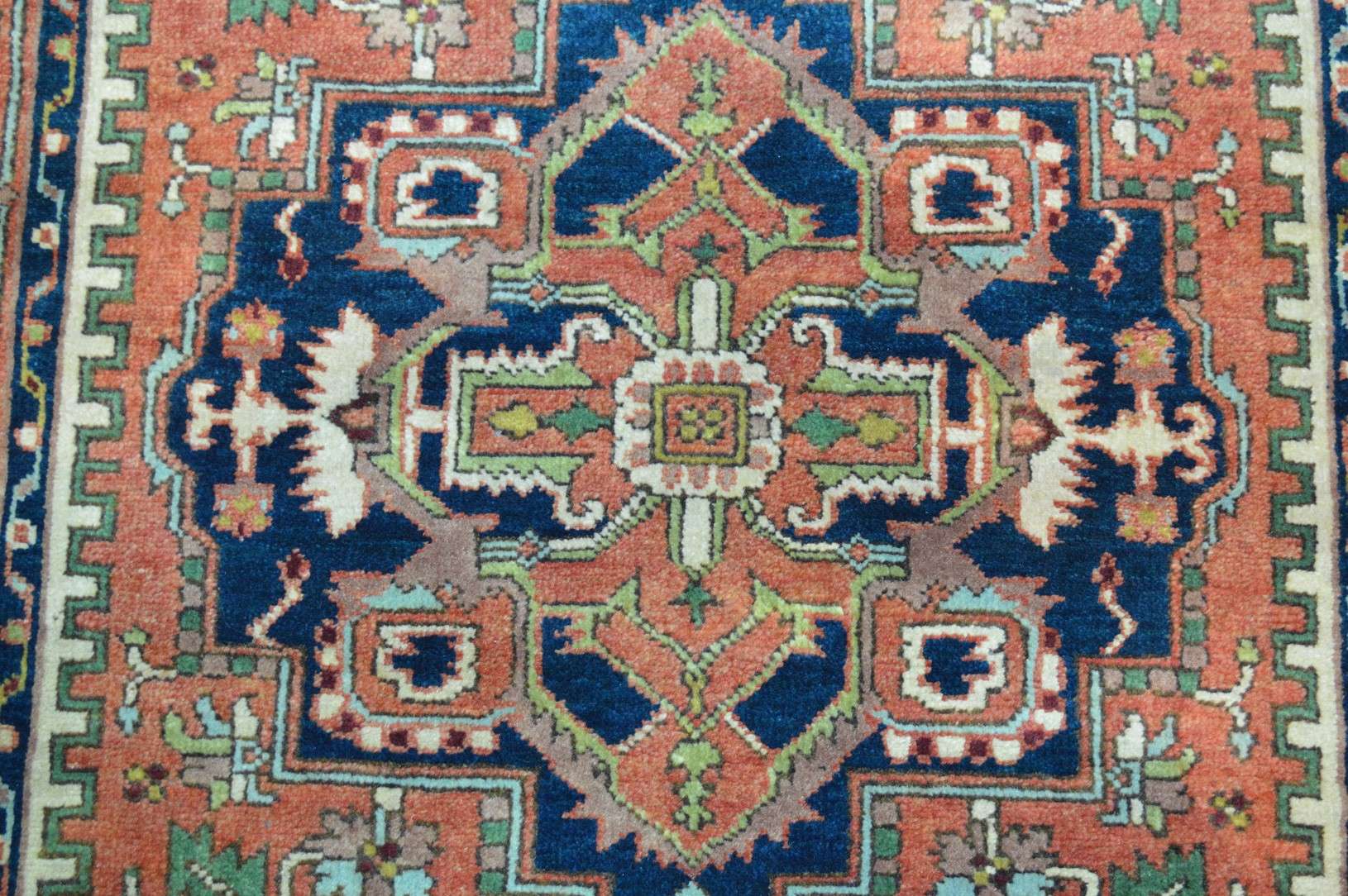 3' 8" x 6' 0" India Serapi Rug - Image 5