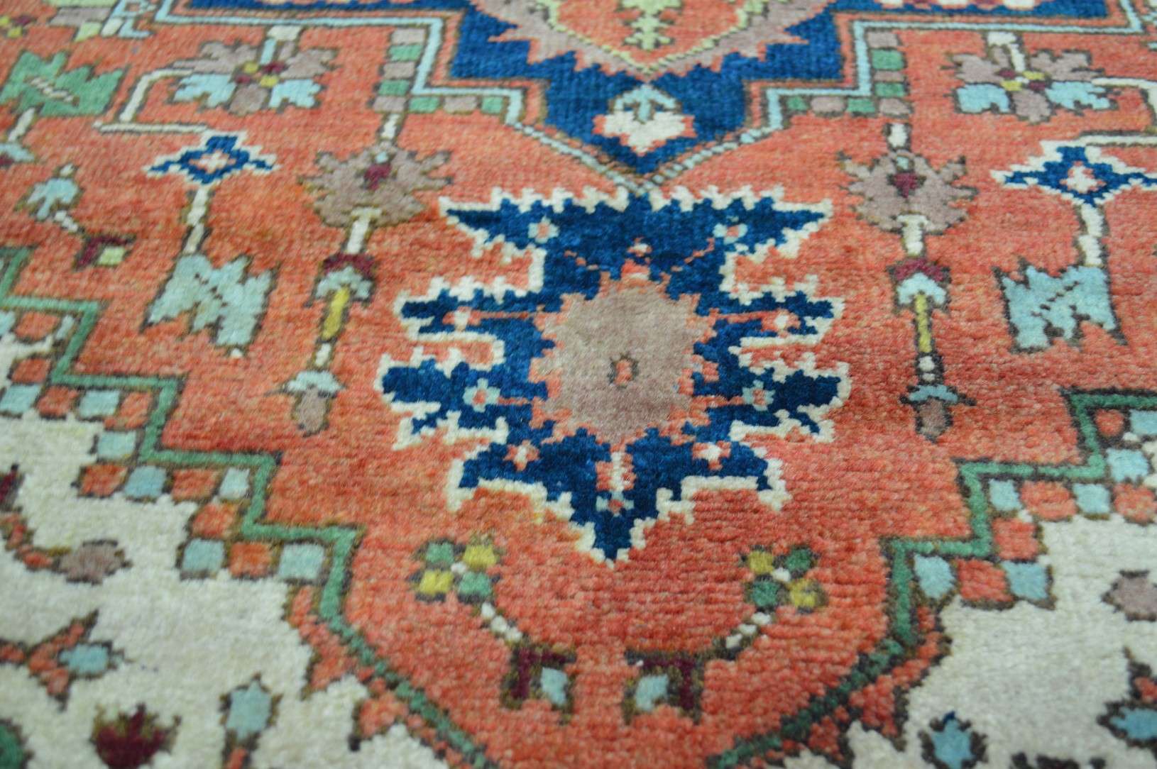 3' 8" x 6' 0" India Serapi Rug - Image 9