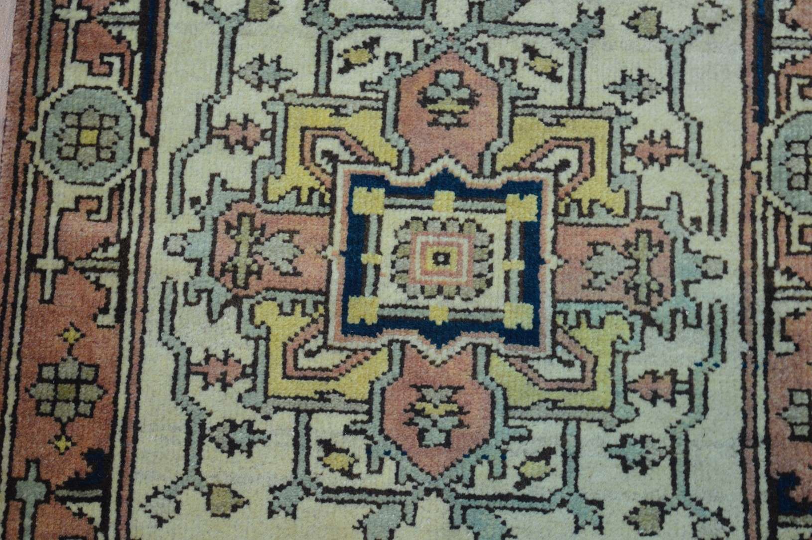 2' 5" x 8' 2" India Serapi Rug - Image 7