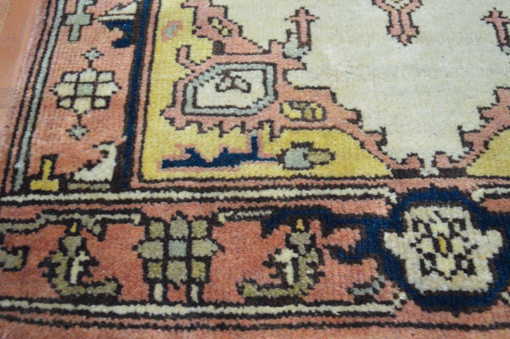 2' 5" x 8' 2" India Serapi Rug - Image 5