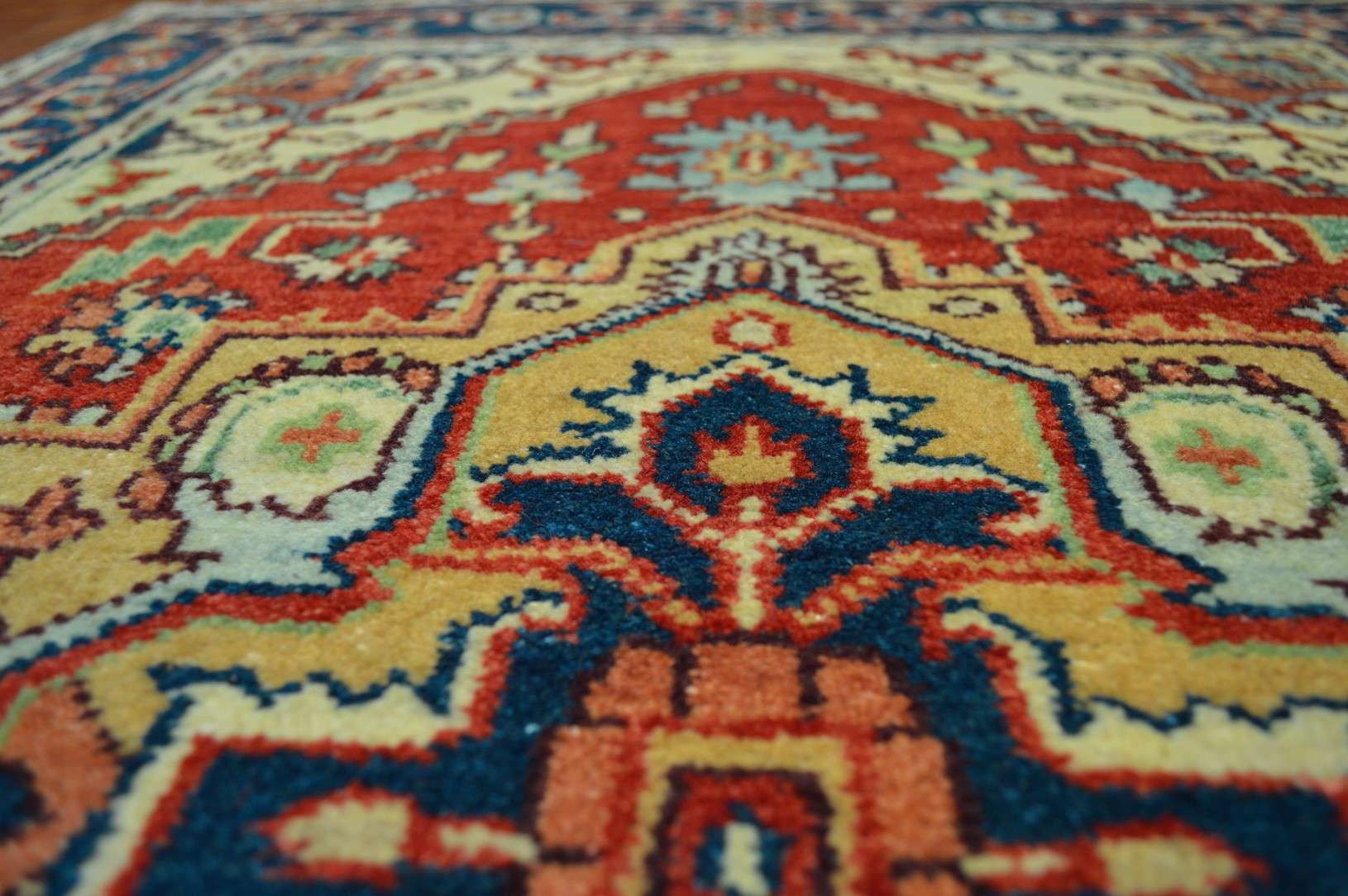 3' 0" x 4' 9" India Serapi Rug - Image 9