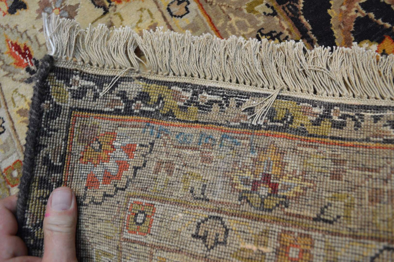 7' 7" x 9' 6" India Agra Rug - Image 9
