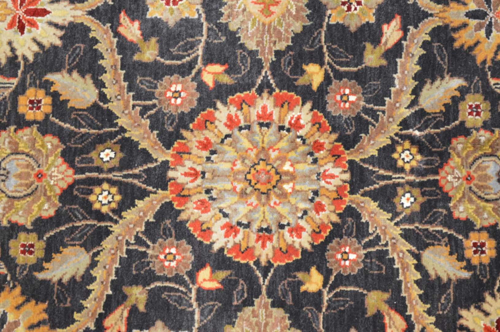 7' 7" x 9' 6" India Agra Rug - Image 7