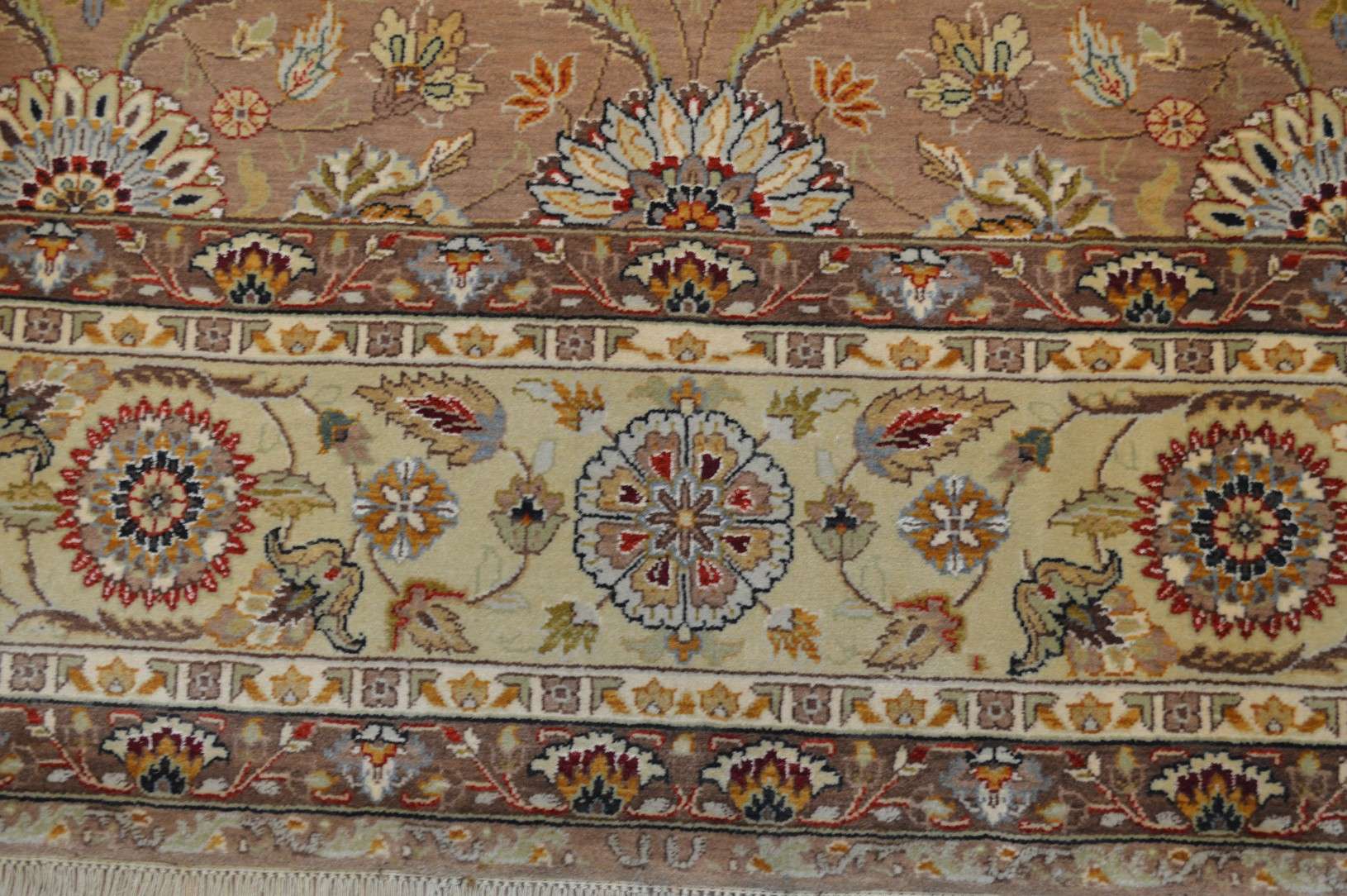7' 8" x 9' 9" India Agra Rug - Image 12