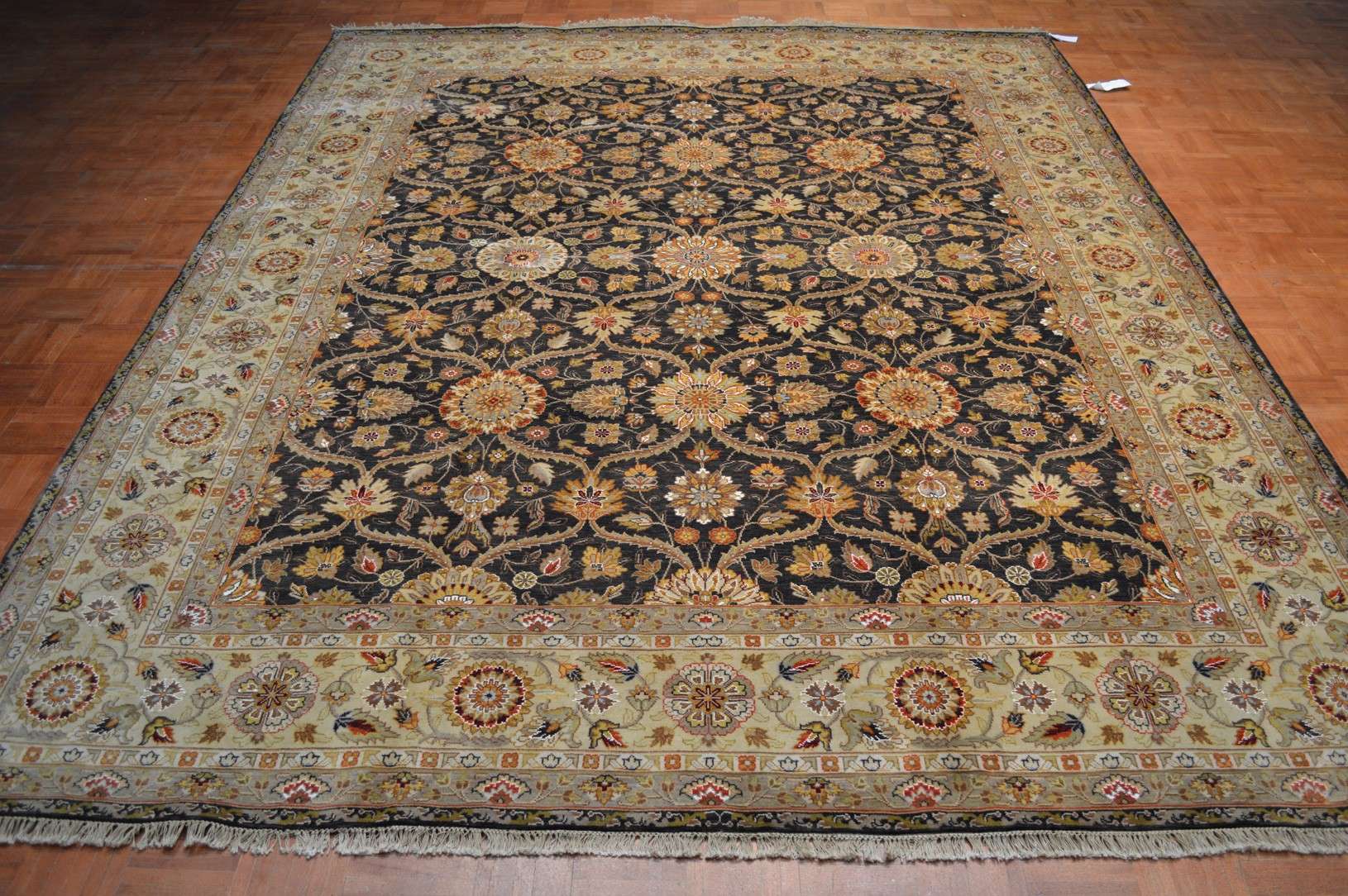 7' 9" x 9' 9" India Agra Rug - Image 2