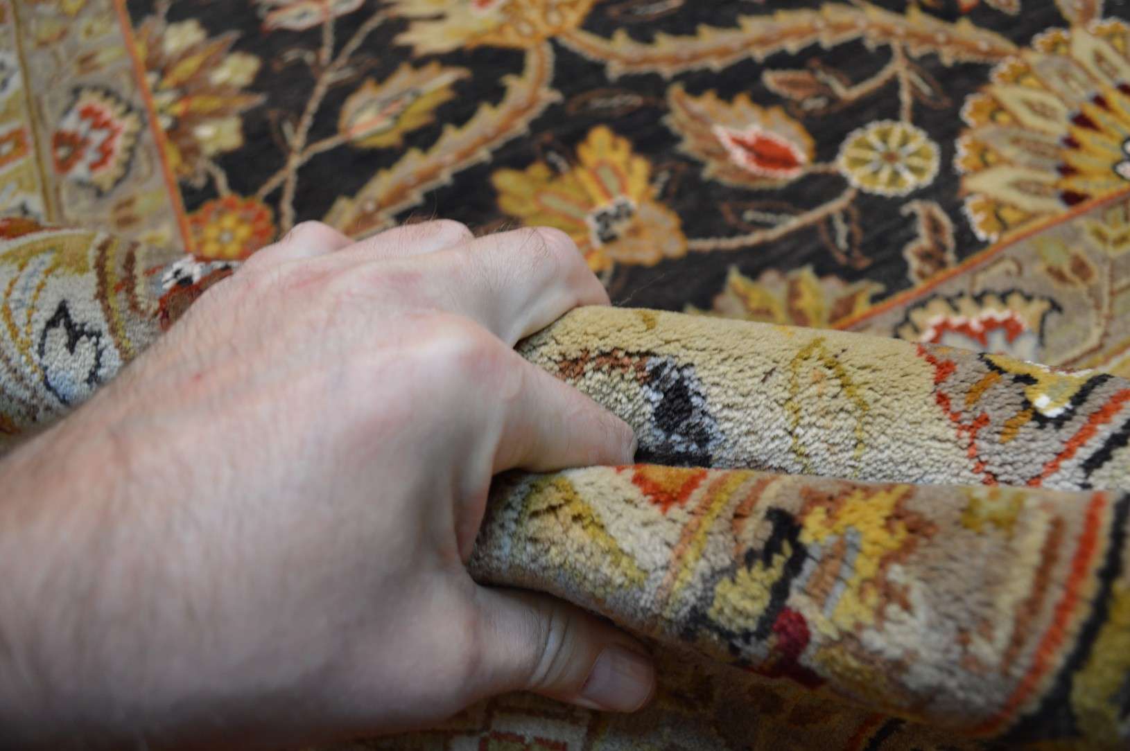 7' 9" x 9' 9" India Agra Rug - Image 12