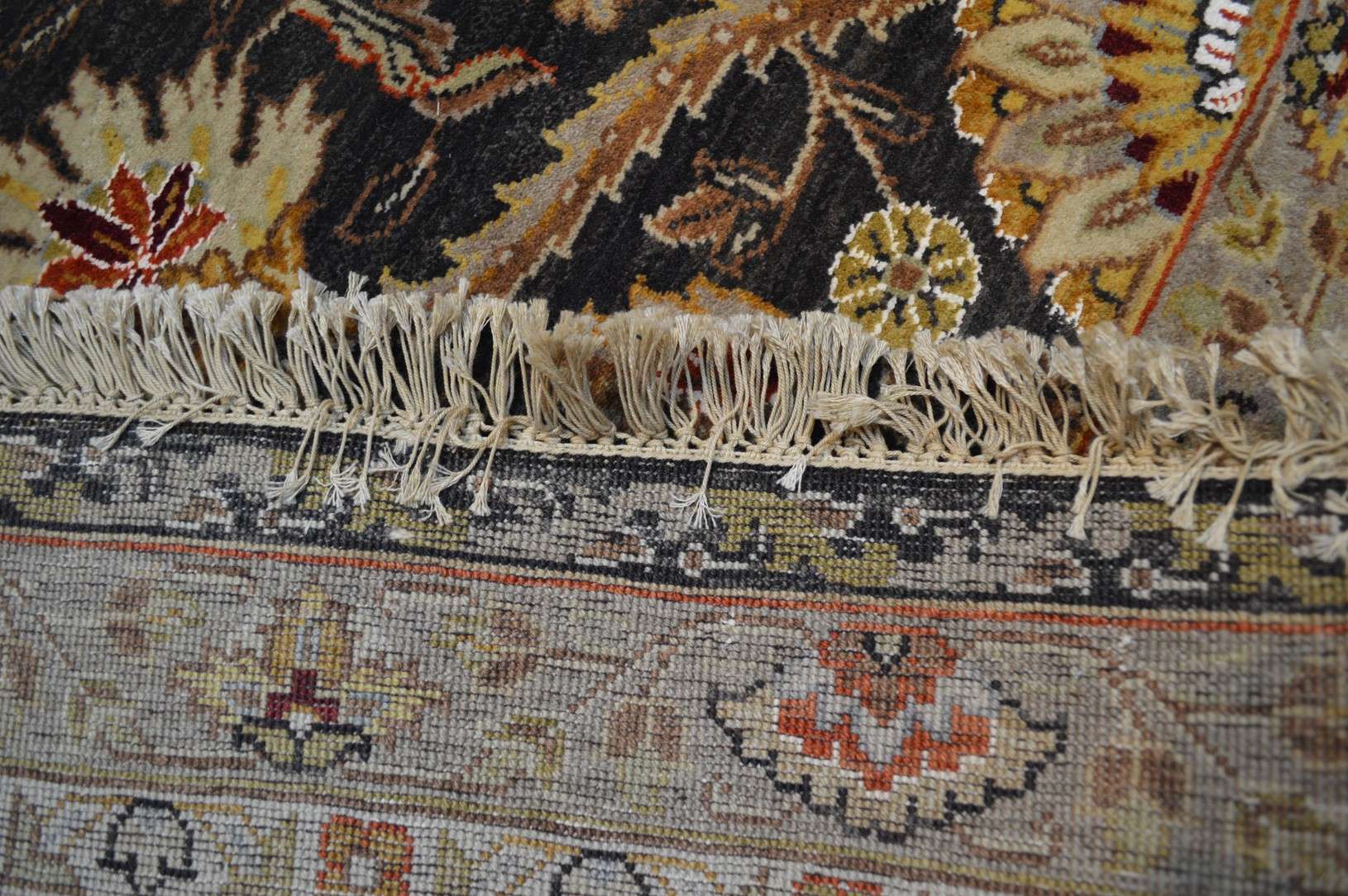 7' 9" x 9' 9" India Agra Rug - Image 13