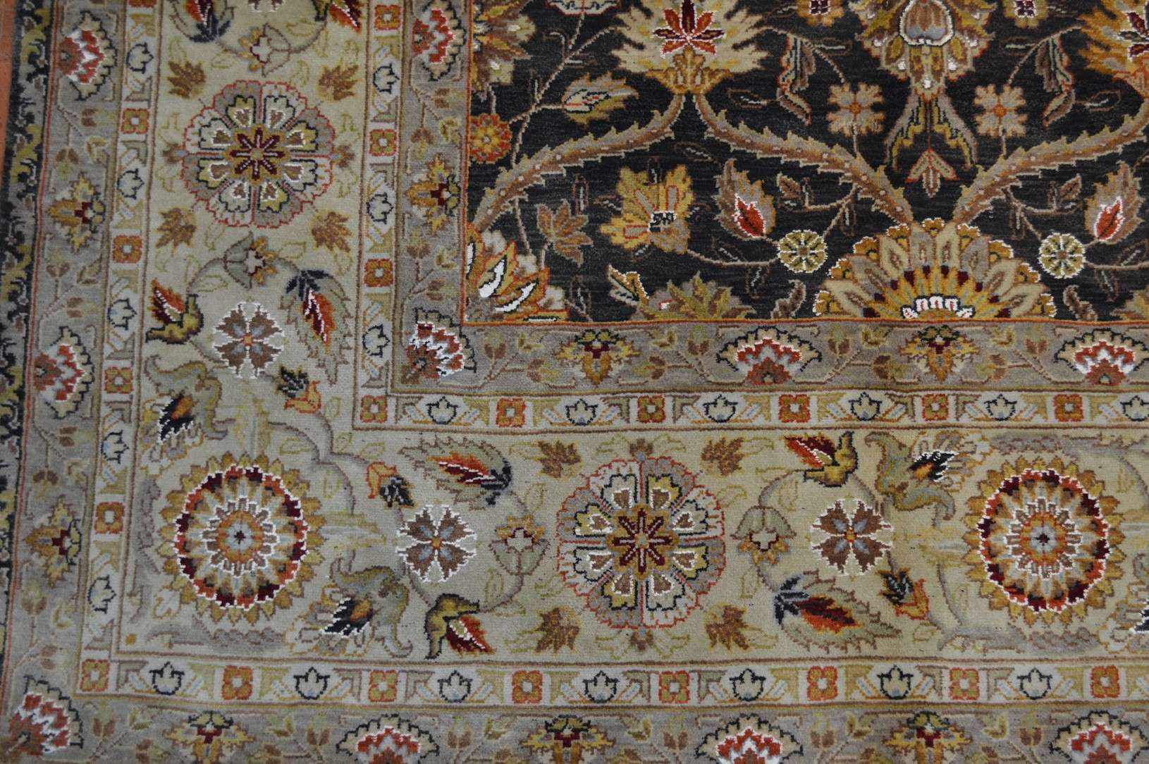 7' 9" x 9' 9" India Agra Rug - Image 10