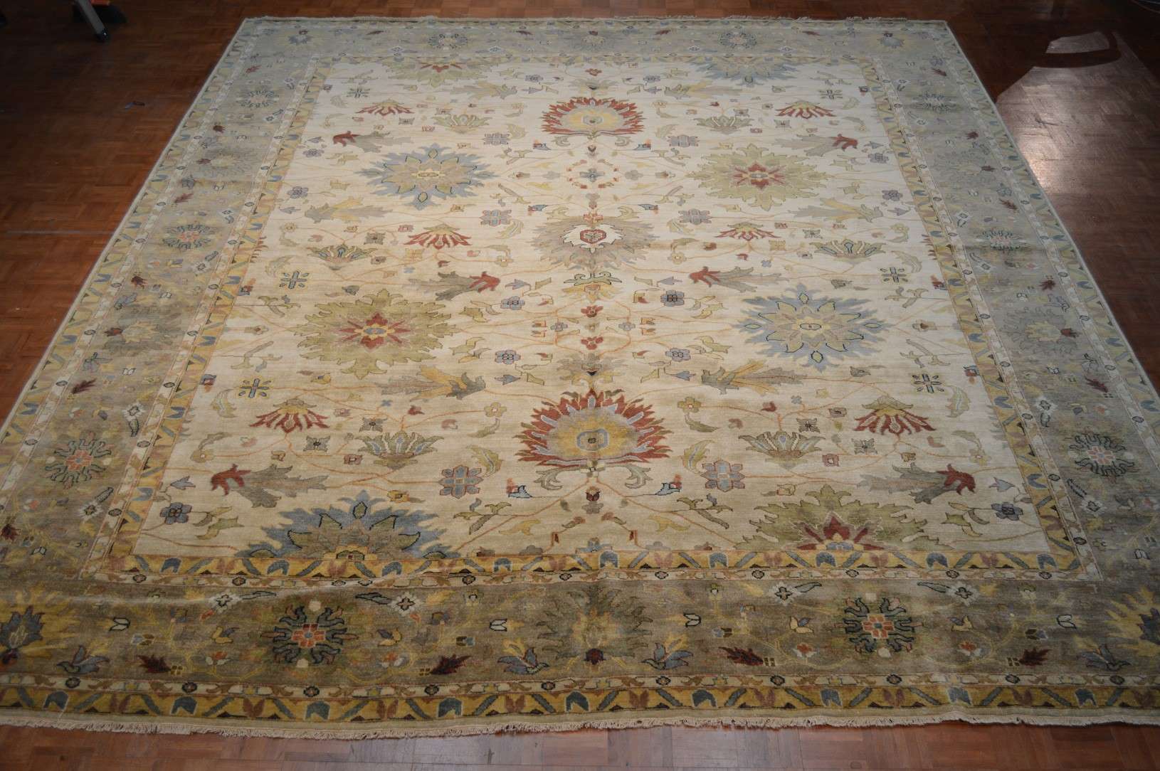 12' 3" x 14' 6" India Mahal Rug - Image 3