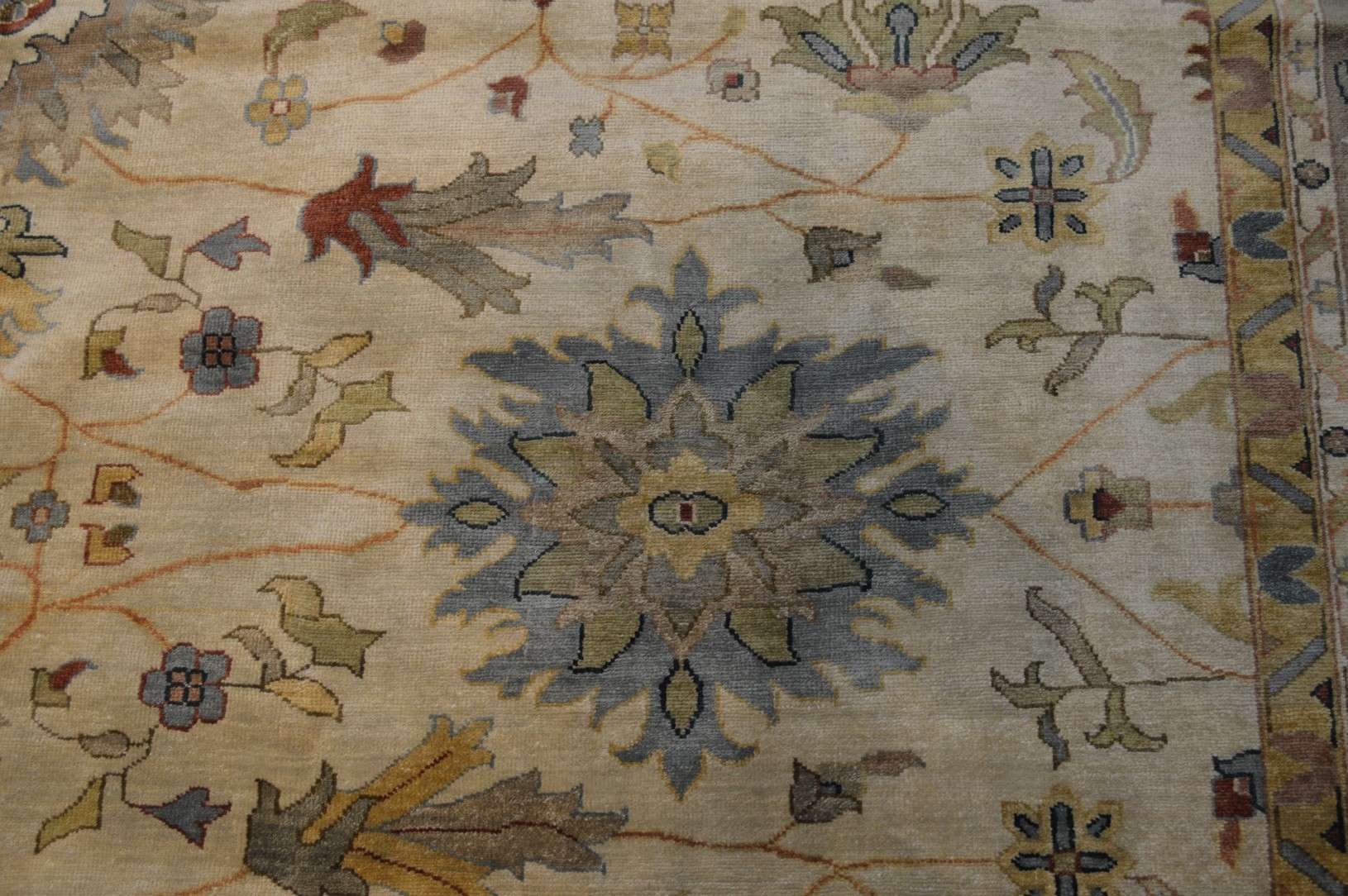 12' 3" x 14' 6" India Mahal Rug - Image 5