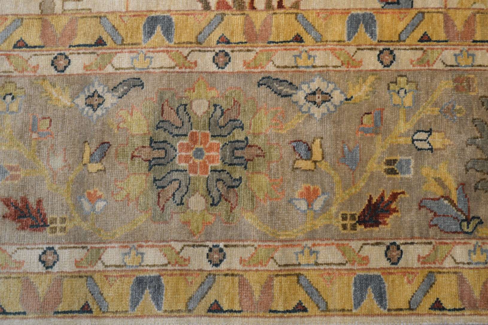 12' 3" x 14' 6" India Mahal Rug - Image 8