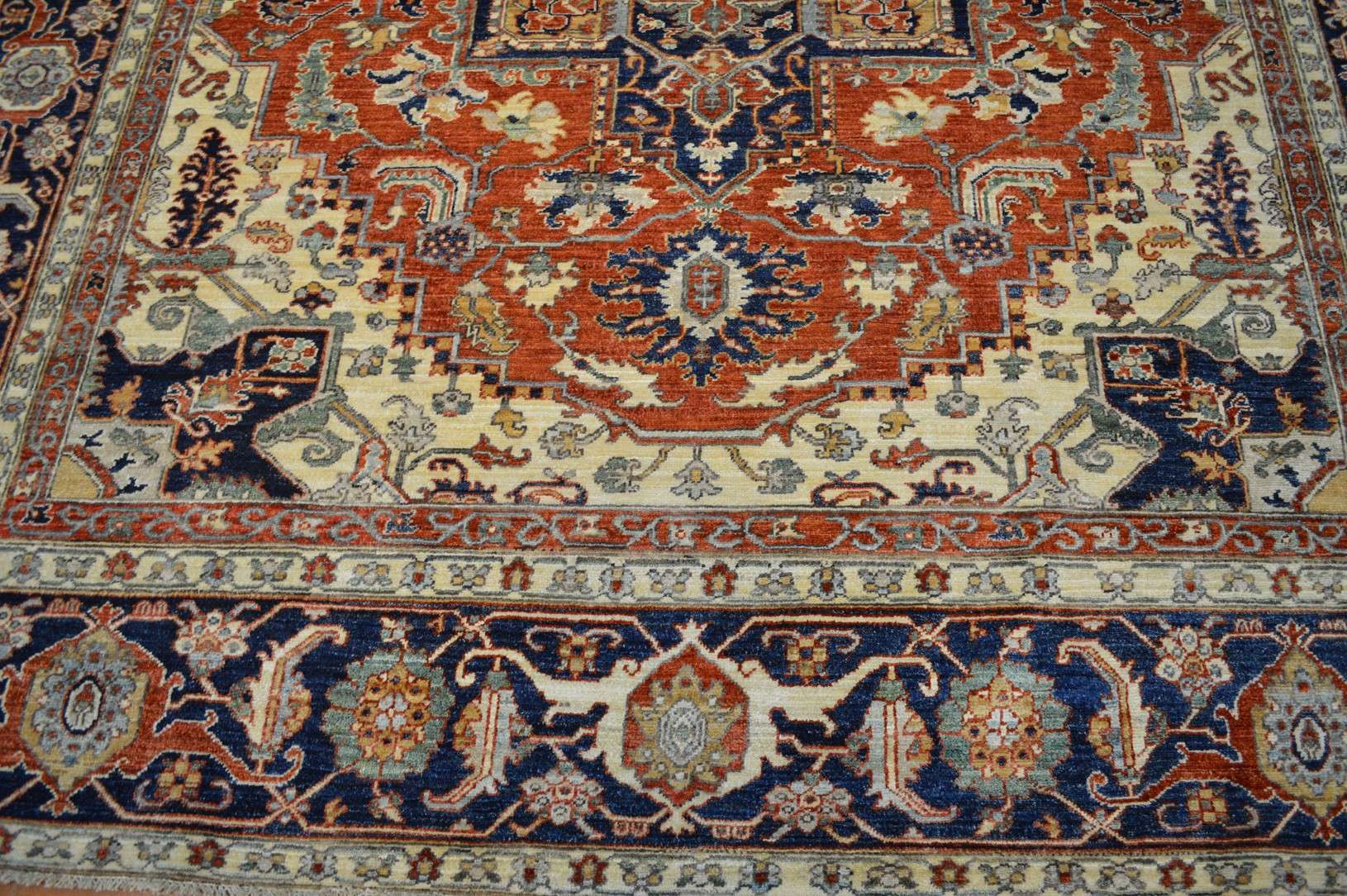 8' 3" x 9' 8" Pakistan Serapi Rug - Image 4