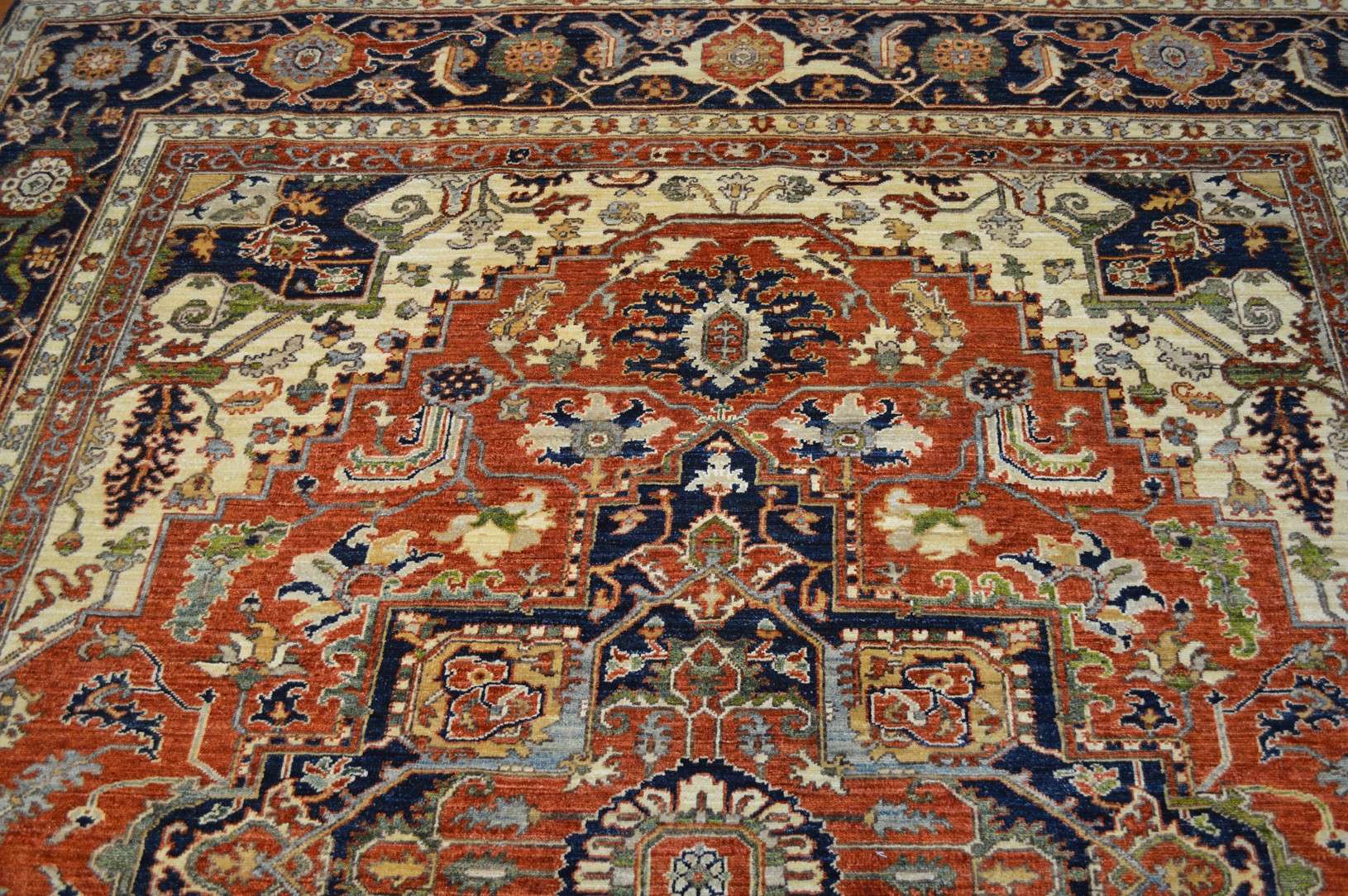 8' 3" x 9' 8" Pakistan Serapi Rug - Image 5